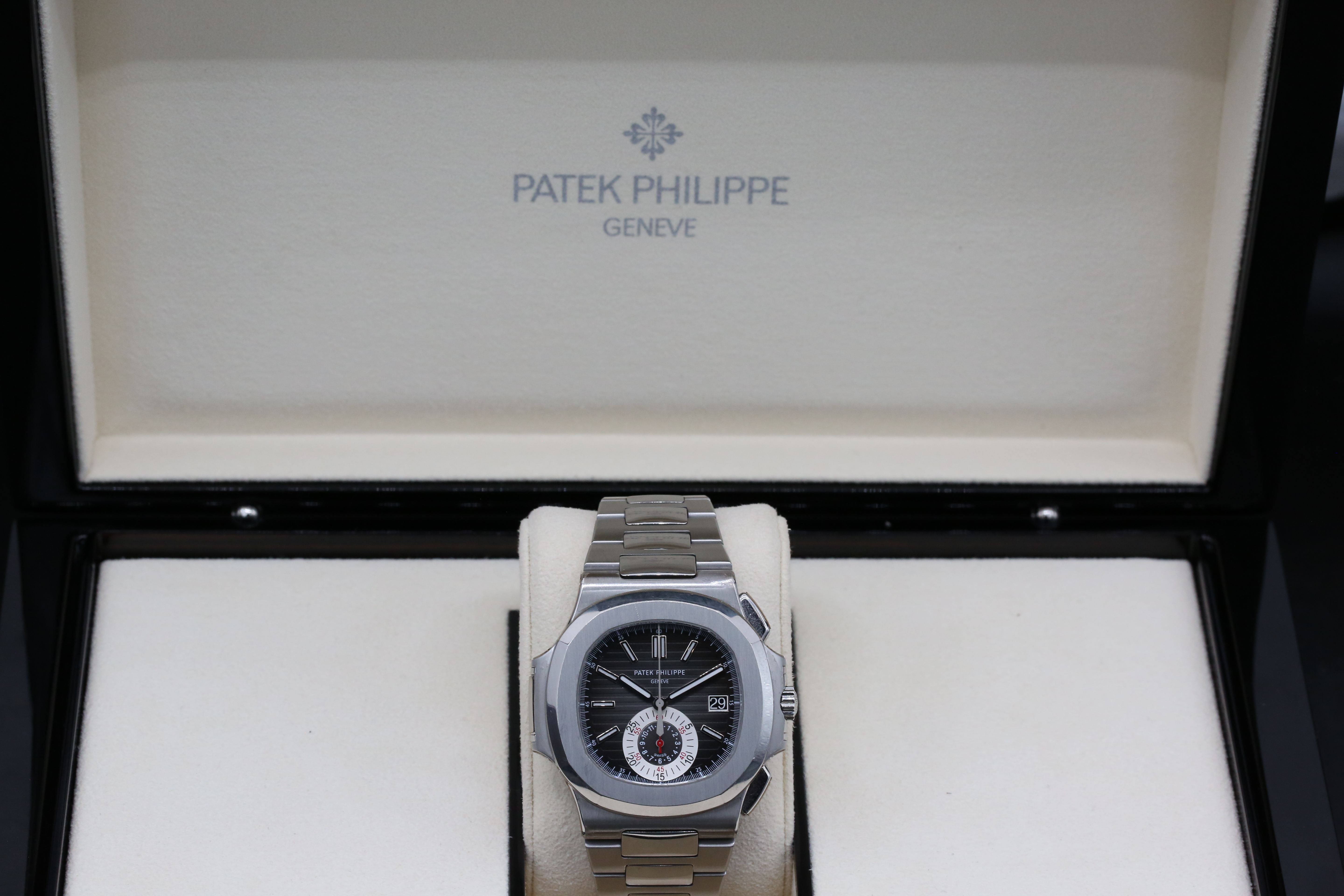 Patek Philippe Nautilus 5980/1A-014 Thumbnail 4