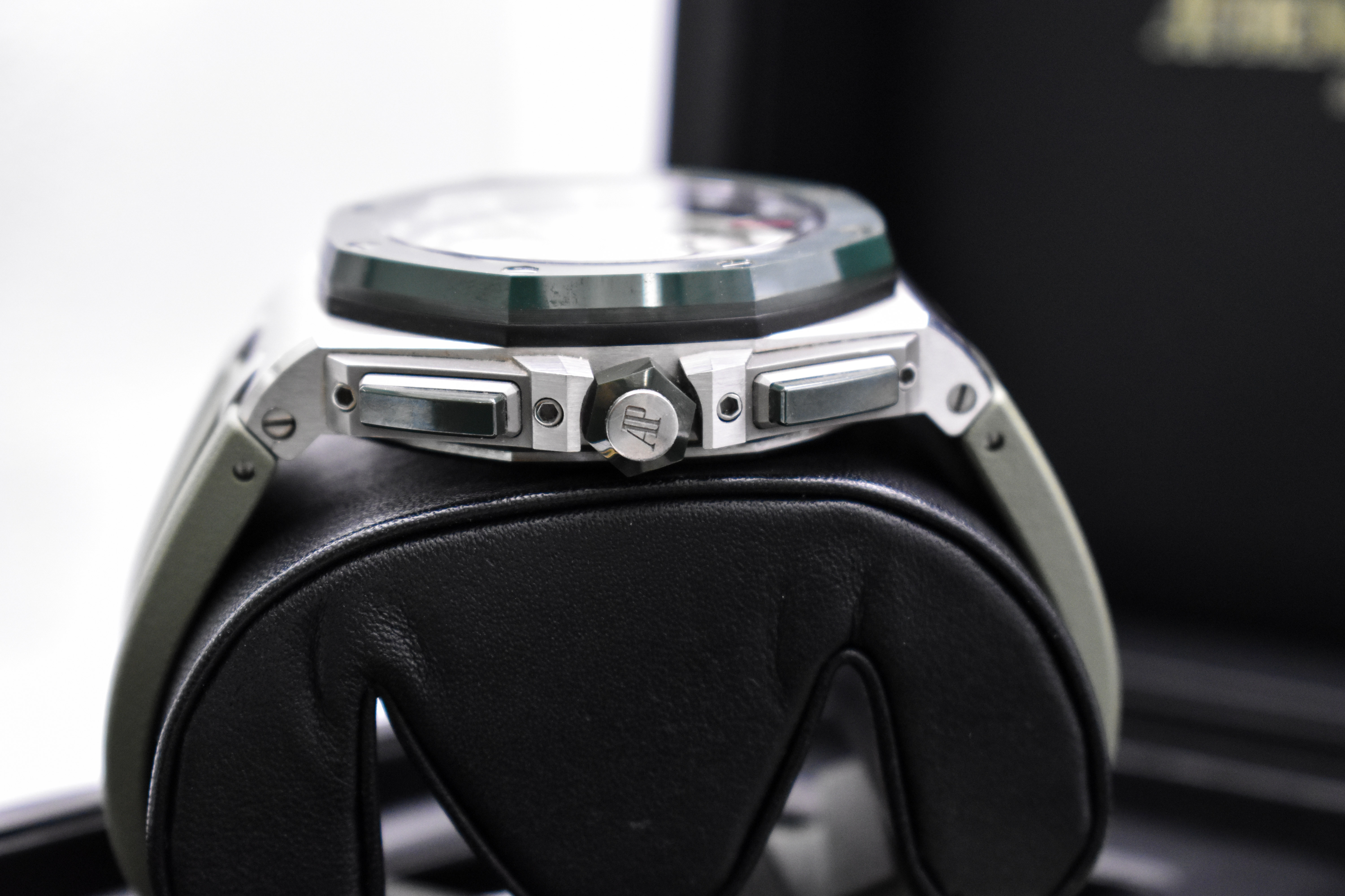 Audemars Piguet Royal Oak Offshore 26400SO.OO.A055CA.01 Thumbnail 2