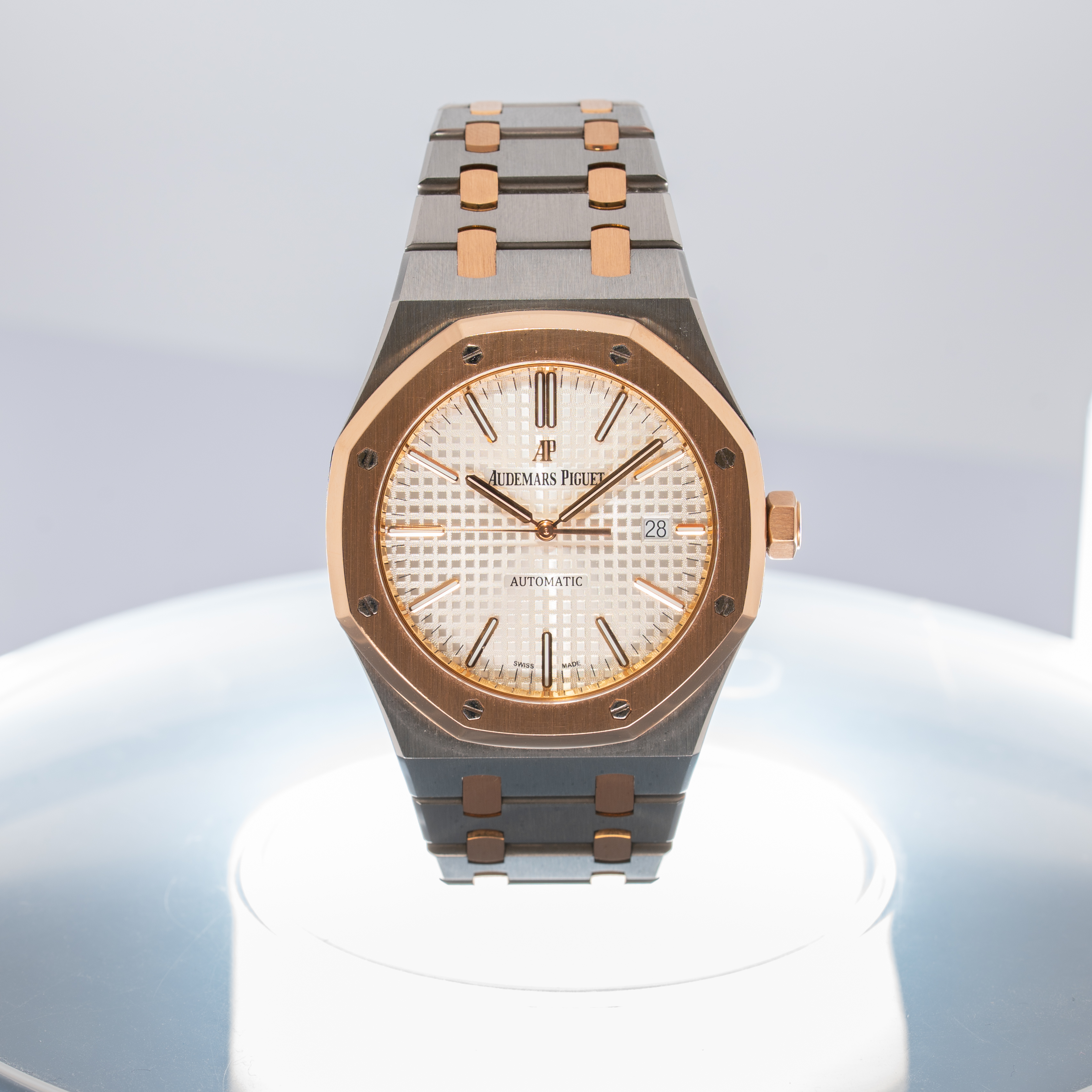 Audemars Piguet Royal Oak 15400SR.OO.1220SR.01 Thumbnail 6