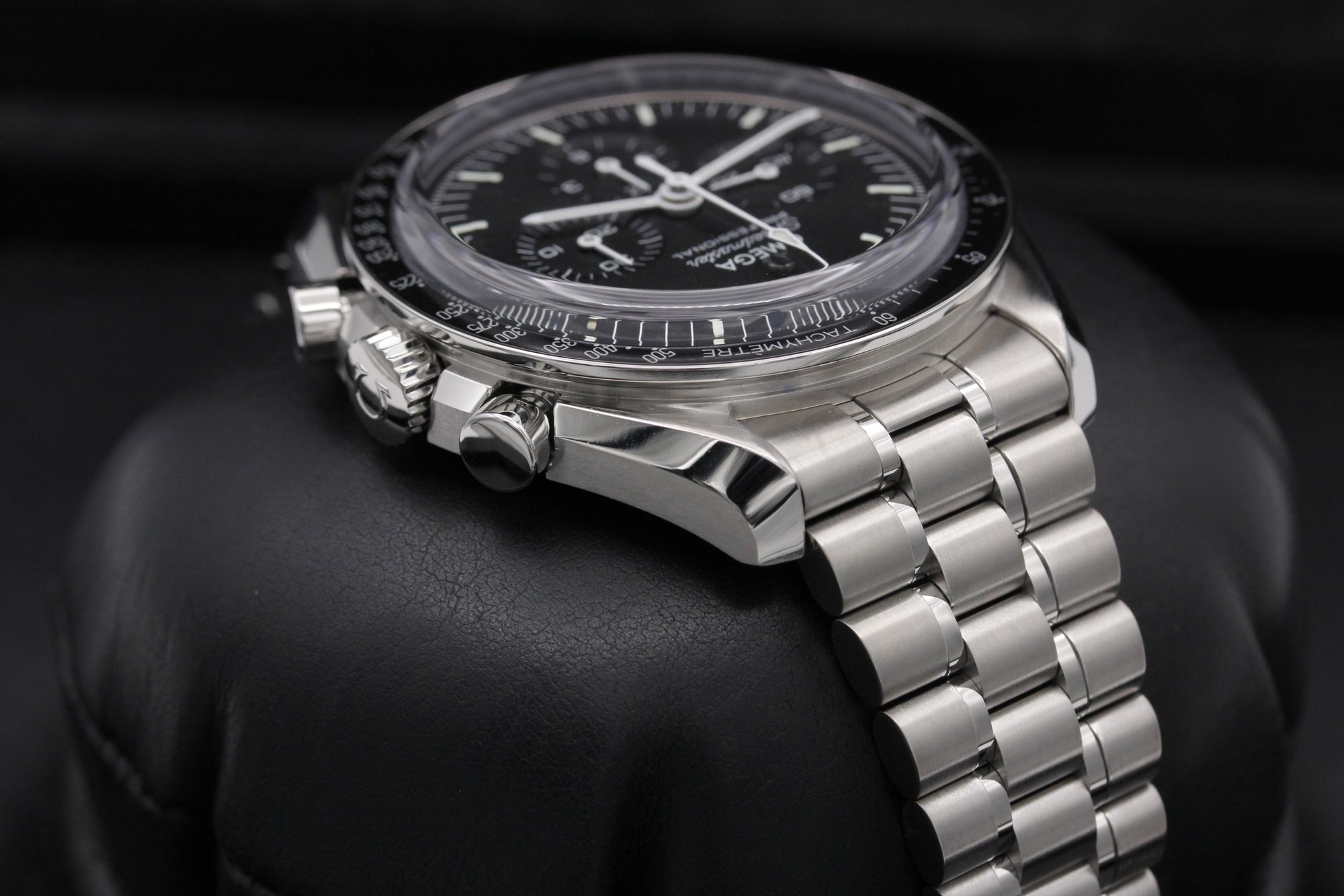 Omega Speedmaster Moonwatch Professional 310.30.42.50.01.002 Thumbnail 4