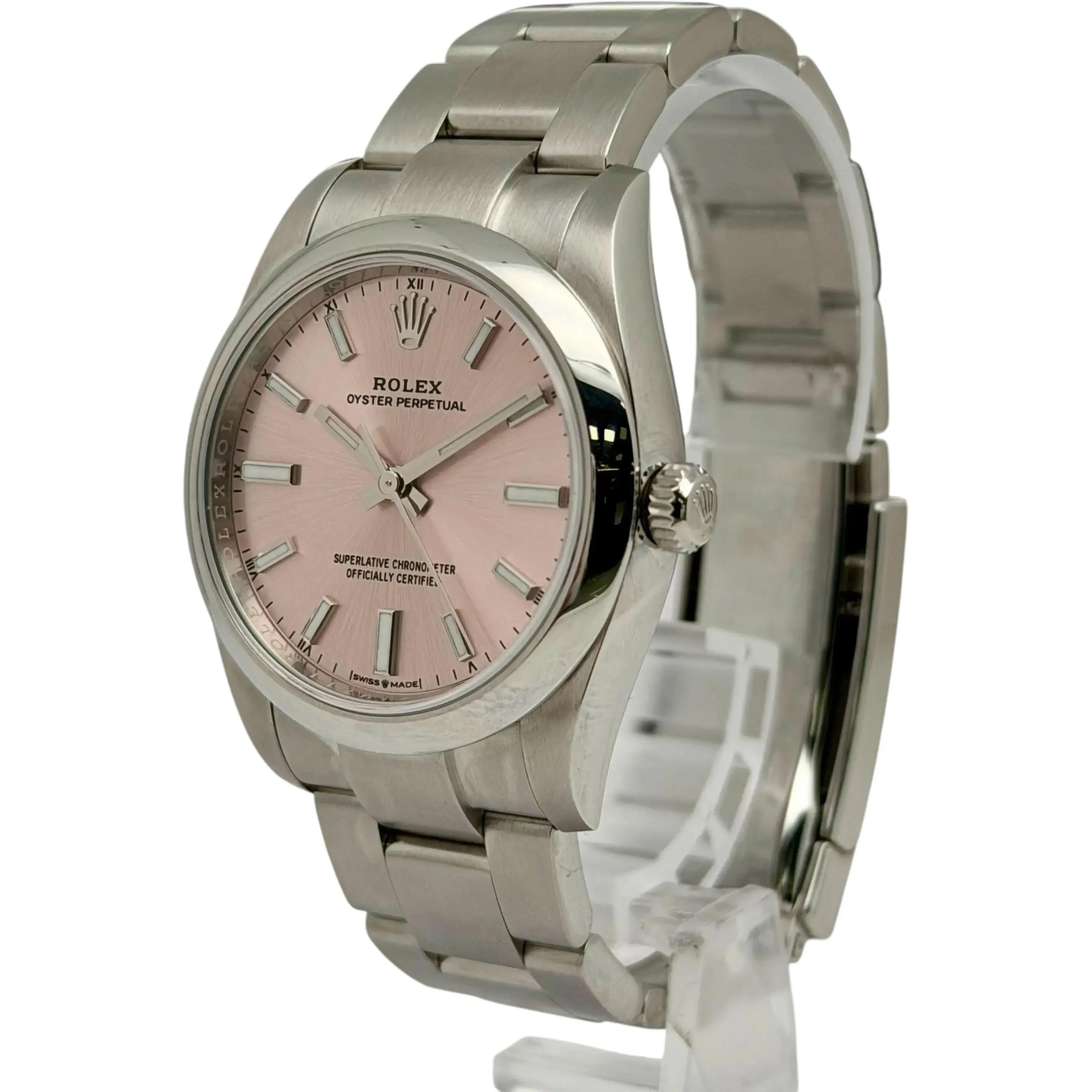Rolex Oyster Perpetual 124200 Thumbnail 2