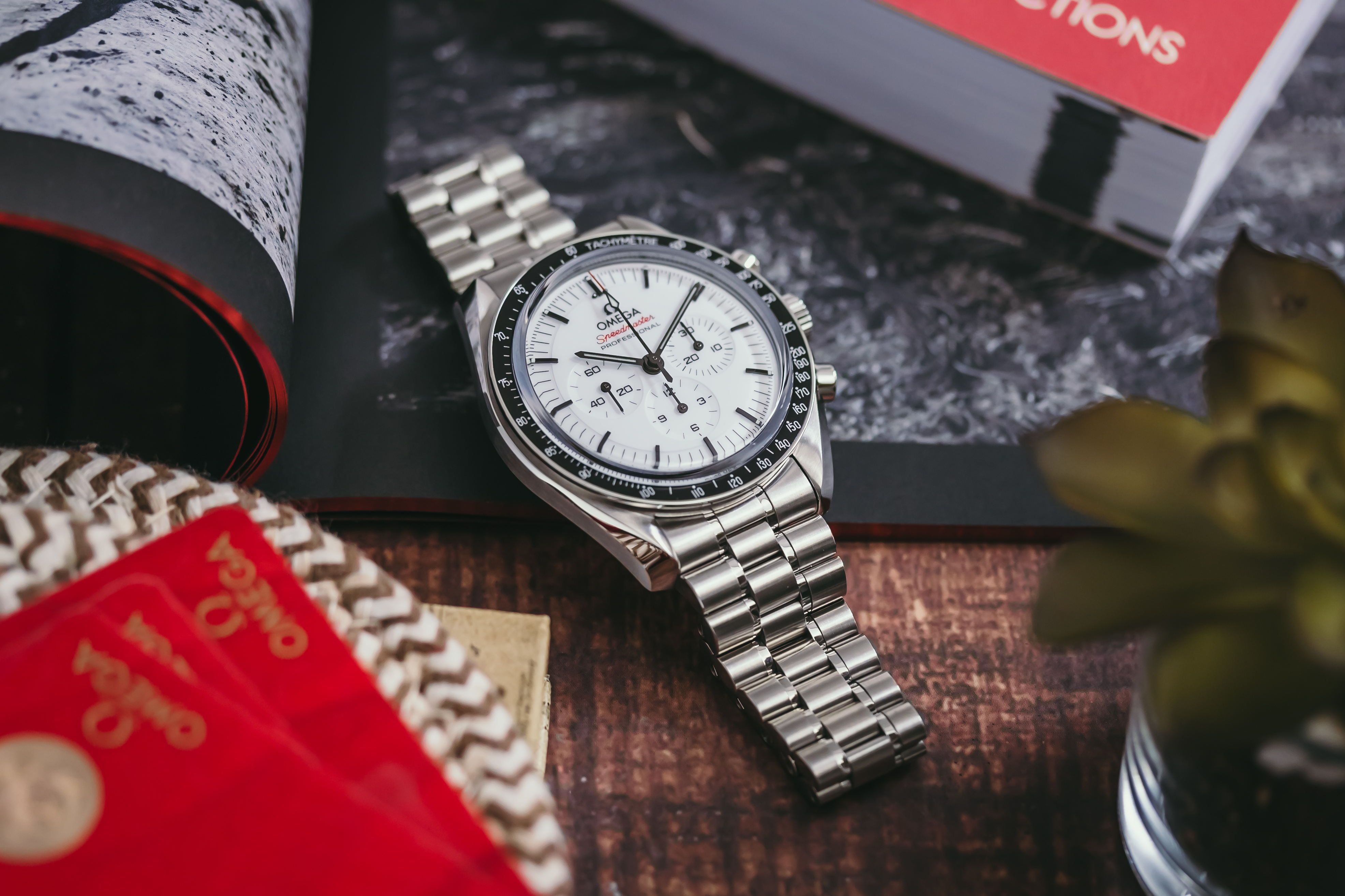 Omega Speedmaster Moonwatch Professional 310.30.42.50.04.001 Thumbnail 6
