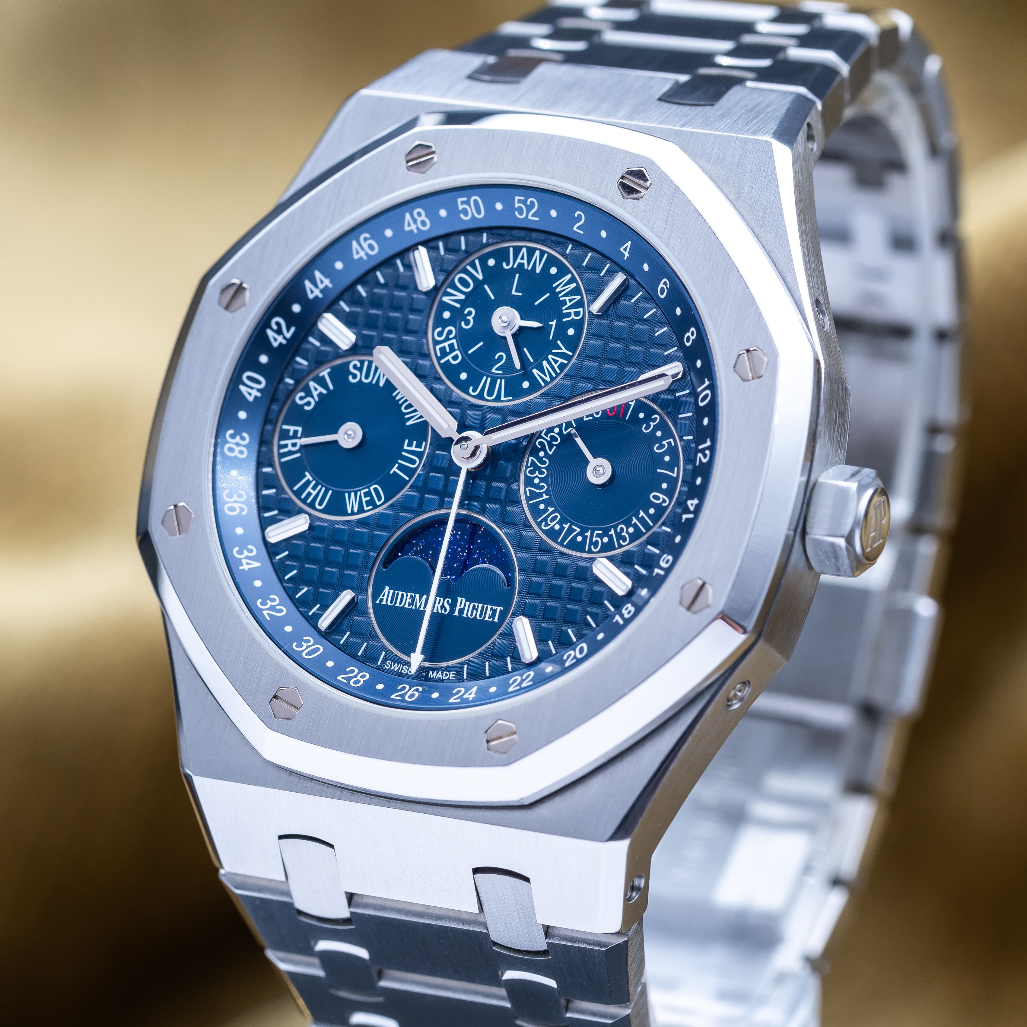 Audemars Piguet Royal Oak Perpetual Calendar 26574ST.OO.1220ST.02 Thumbnail 2