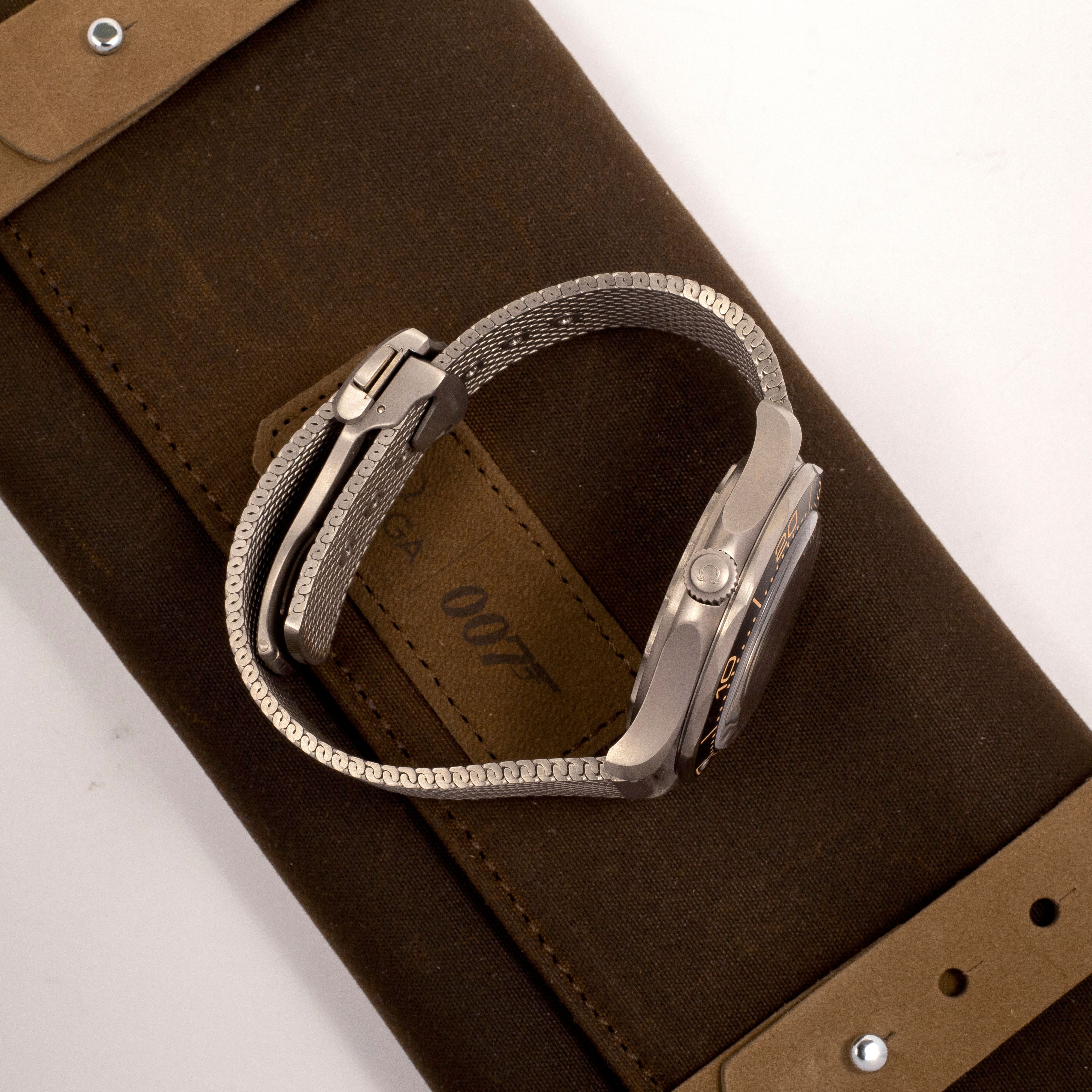 Omega Seamaster Diver 300m - James Bond Edition 210.90.42.20.01.001 Thumbnail 2