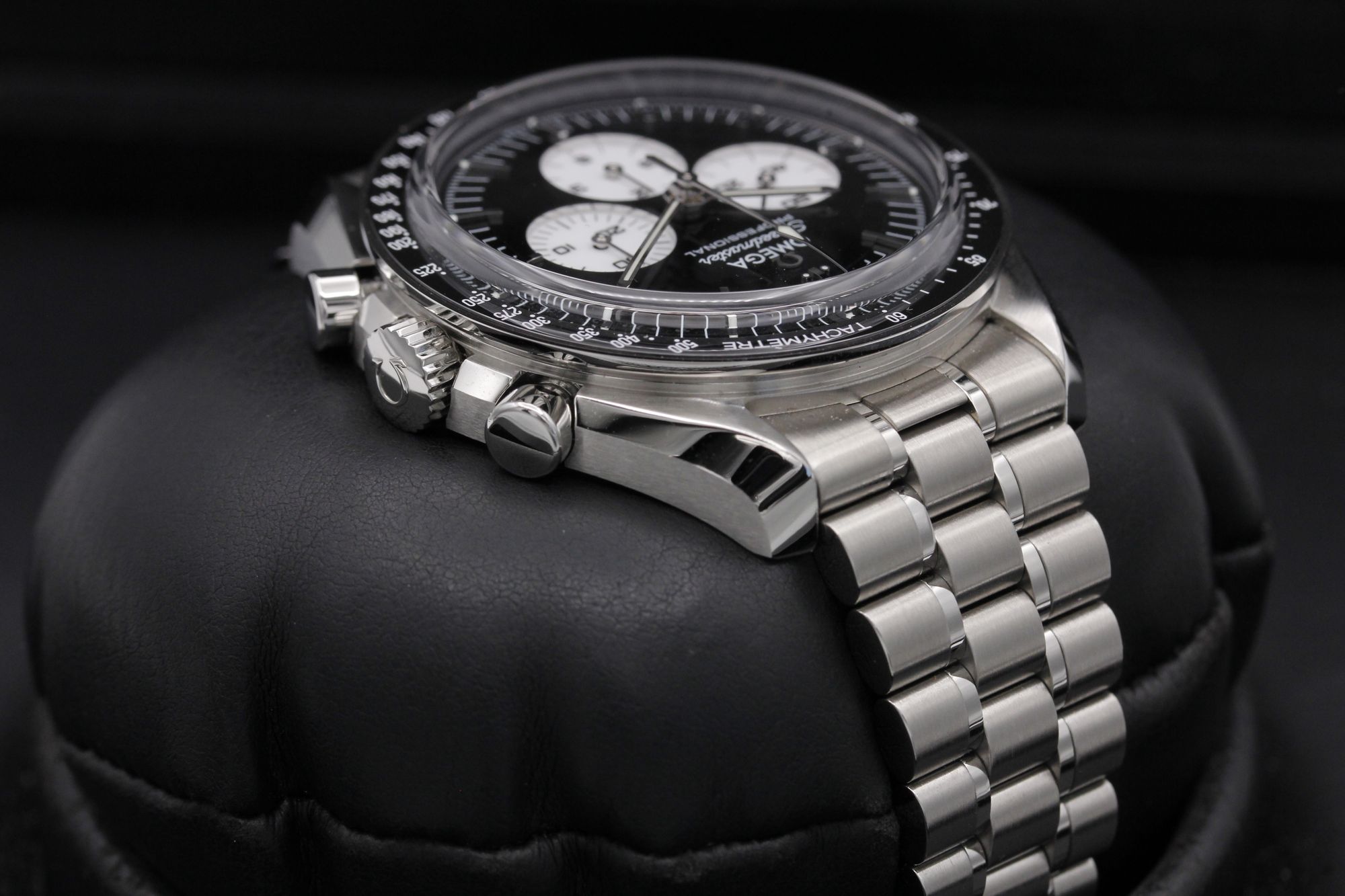 Omega Speedmaster Moonwatch Professional 310.30.42.50.01.004 Thumbnail 4