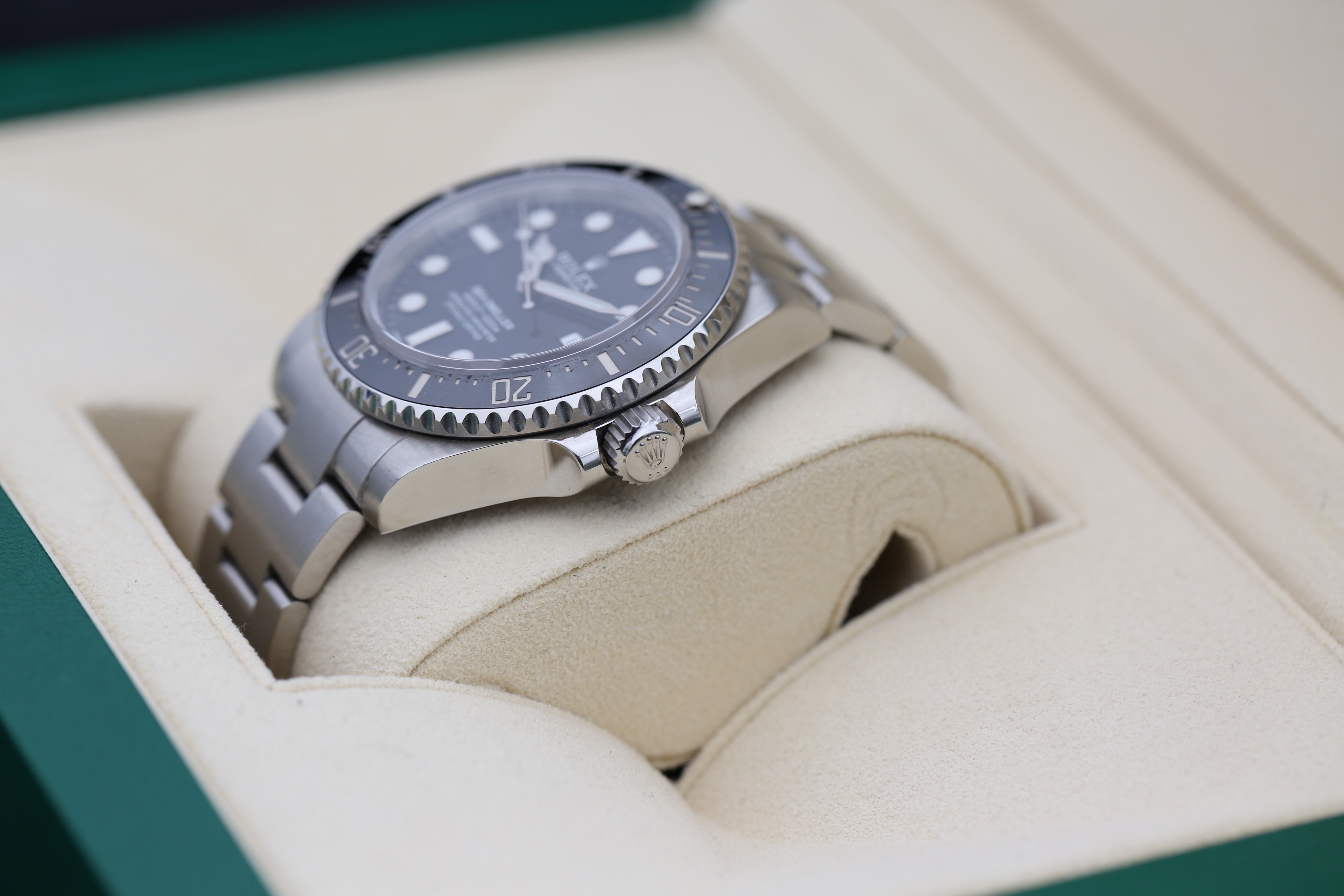 Rolex Sea-Dweller 4000 116600 Thumbnail 6