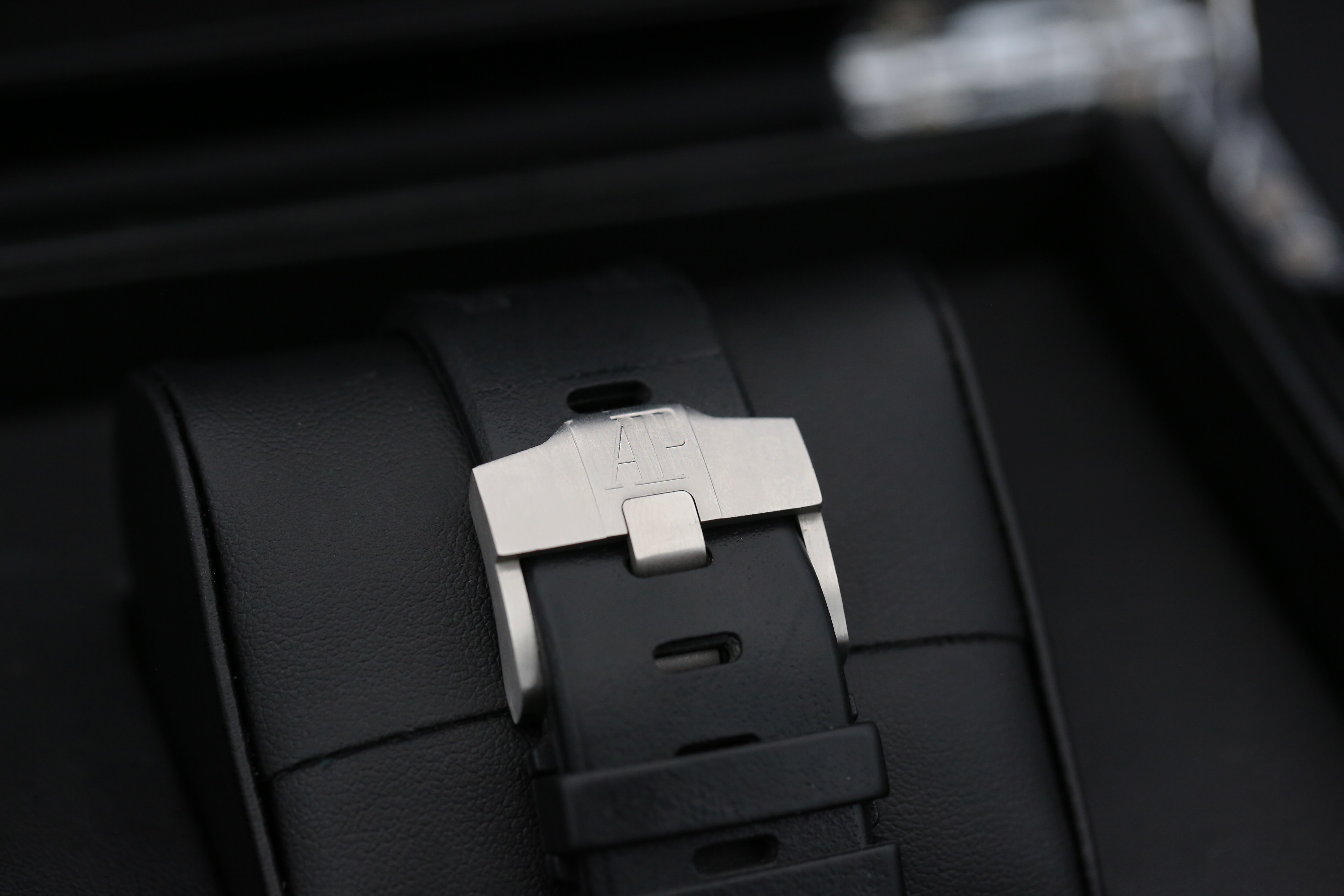 Audemars Piguet Royal Oak Offshore 15703ST.OO.A002CA.01 Thumbnail 3