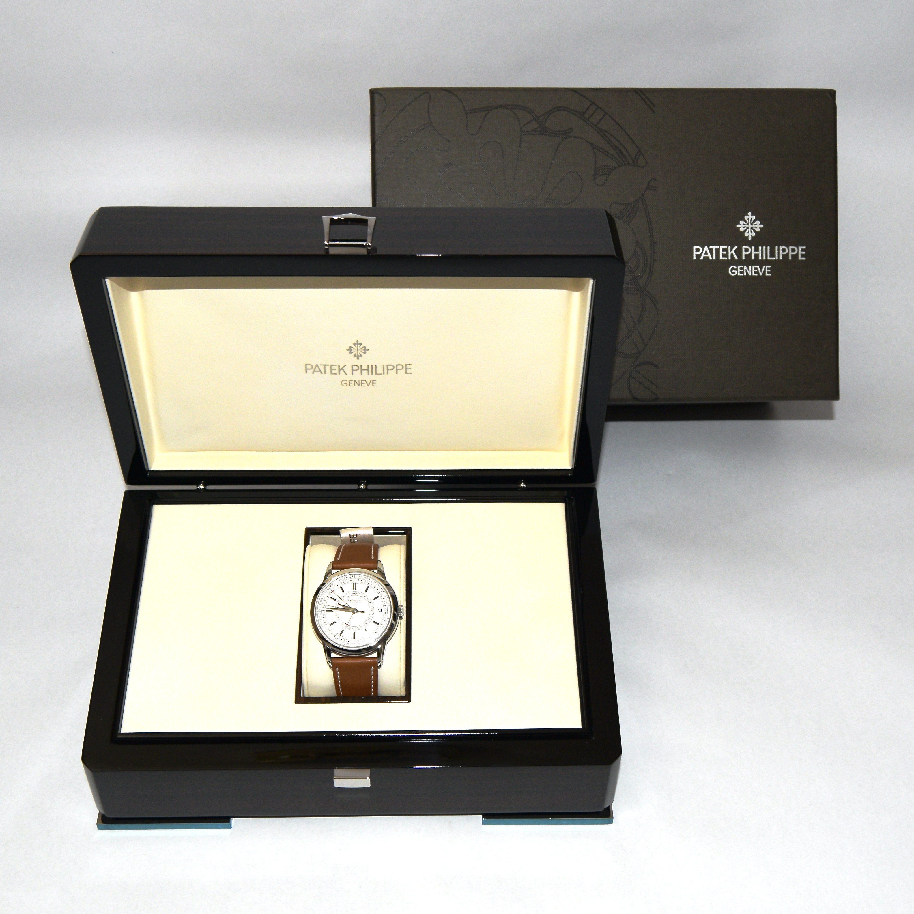 Patek Philippe Complications 5212A-001 Thumbnail 6