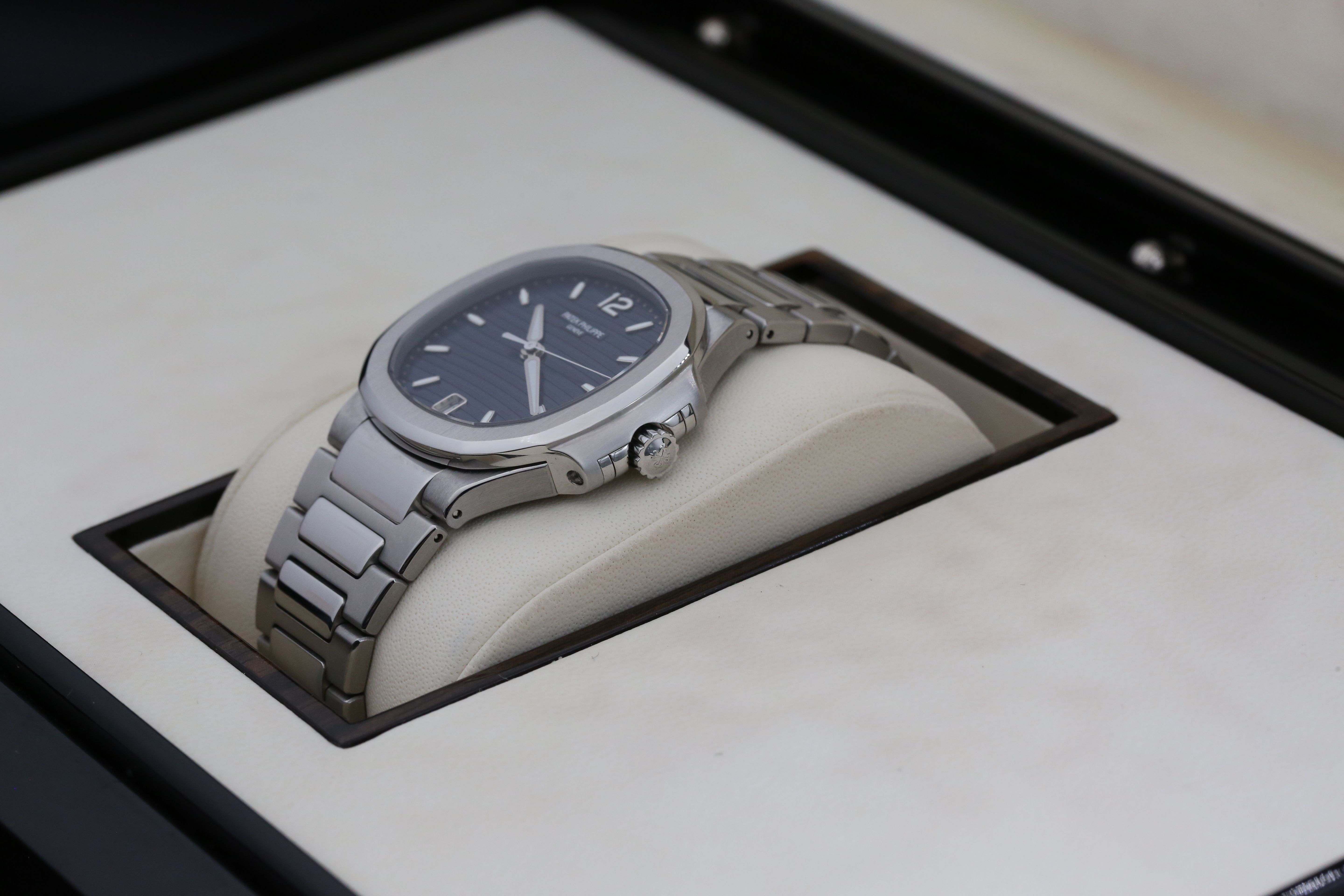 Patek Philippe Nautilus 7118/1A-001 Thumbnail 6