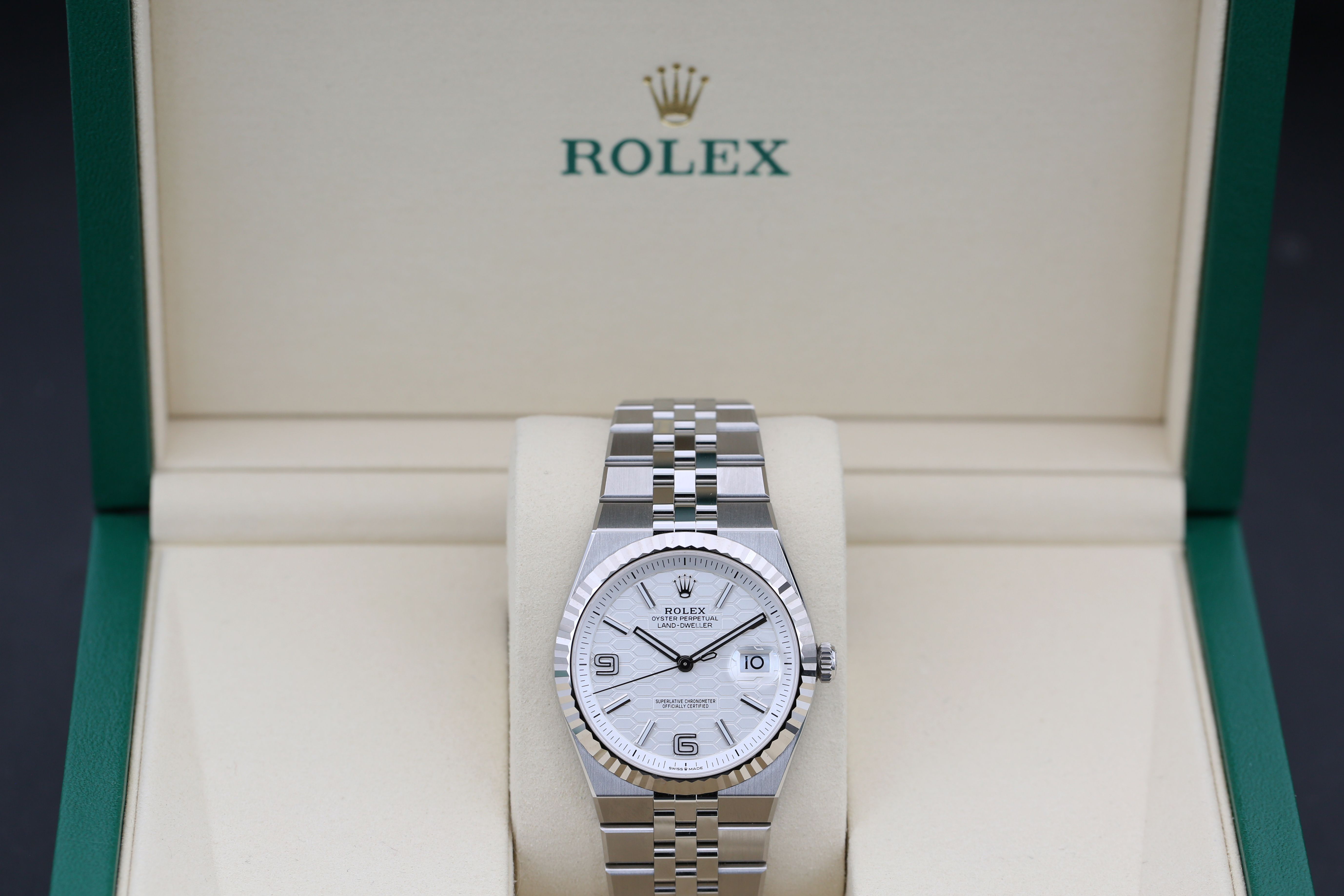Rolex Land-Dweller 40 127334 Thumbnail 4