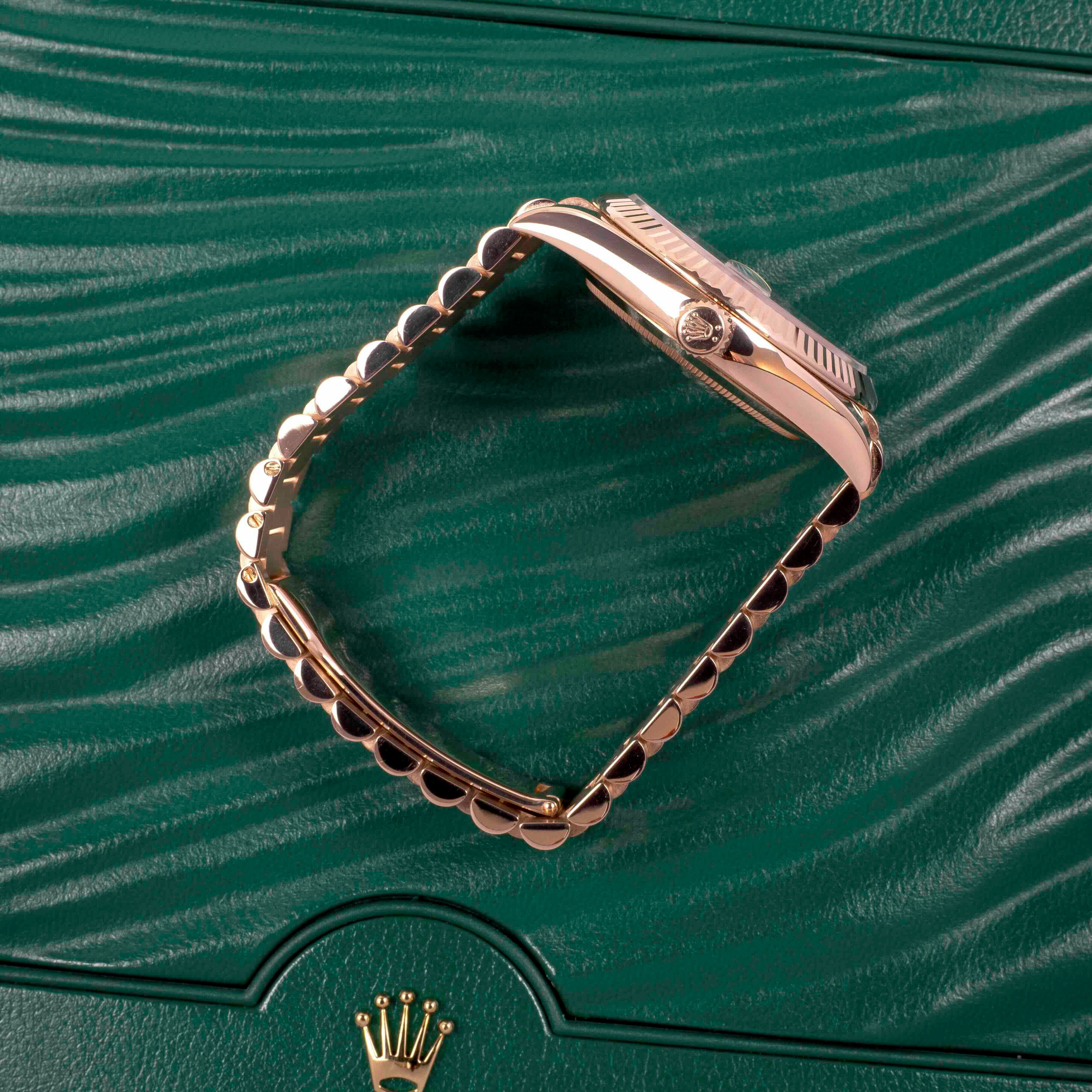 Rolex Day-Date 40 228235 Thumbnail 2