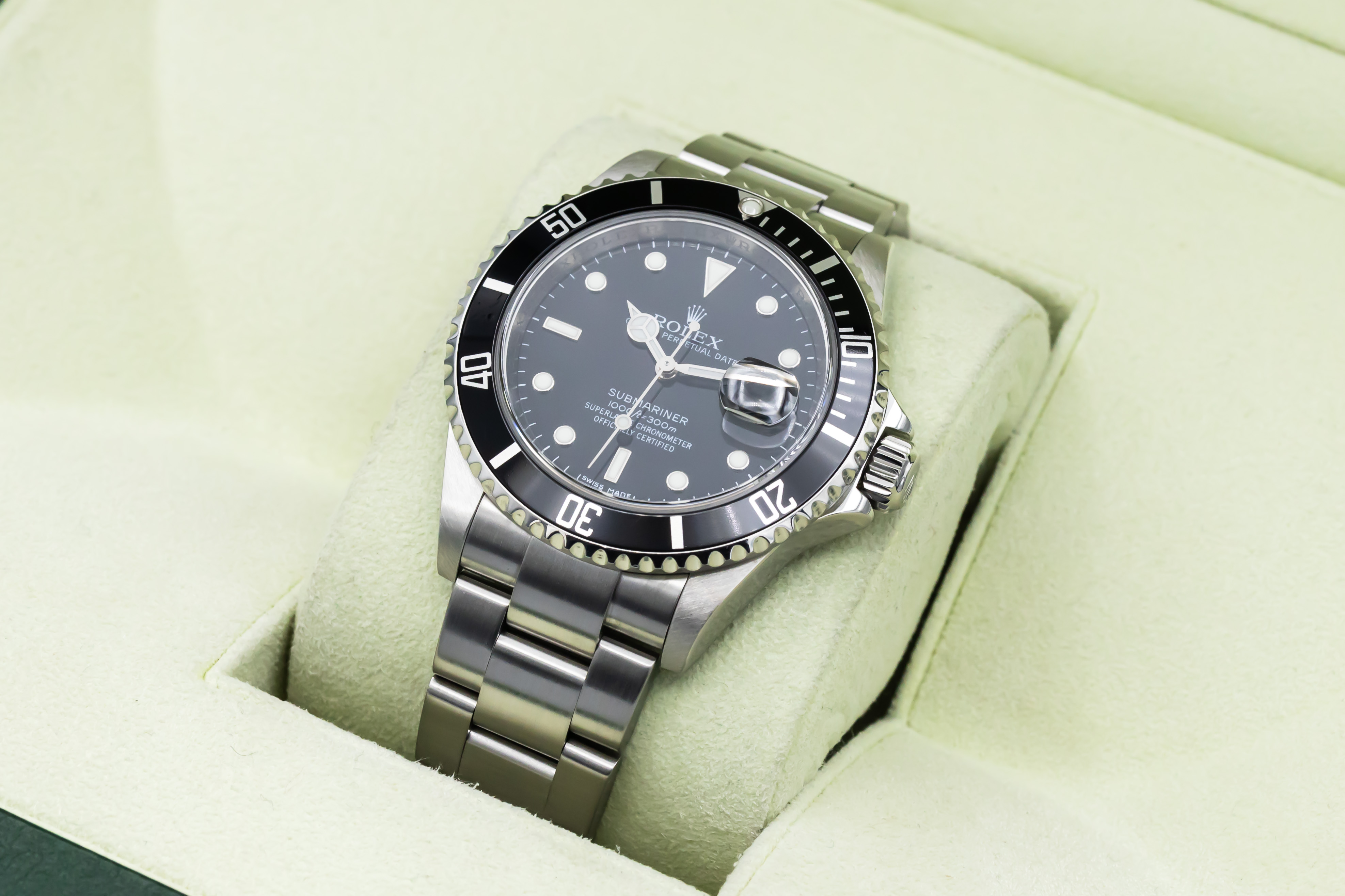 Rolex Submariner 16610 Thumbnail 5
