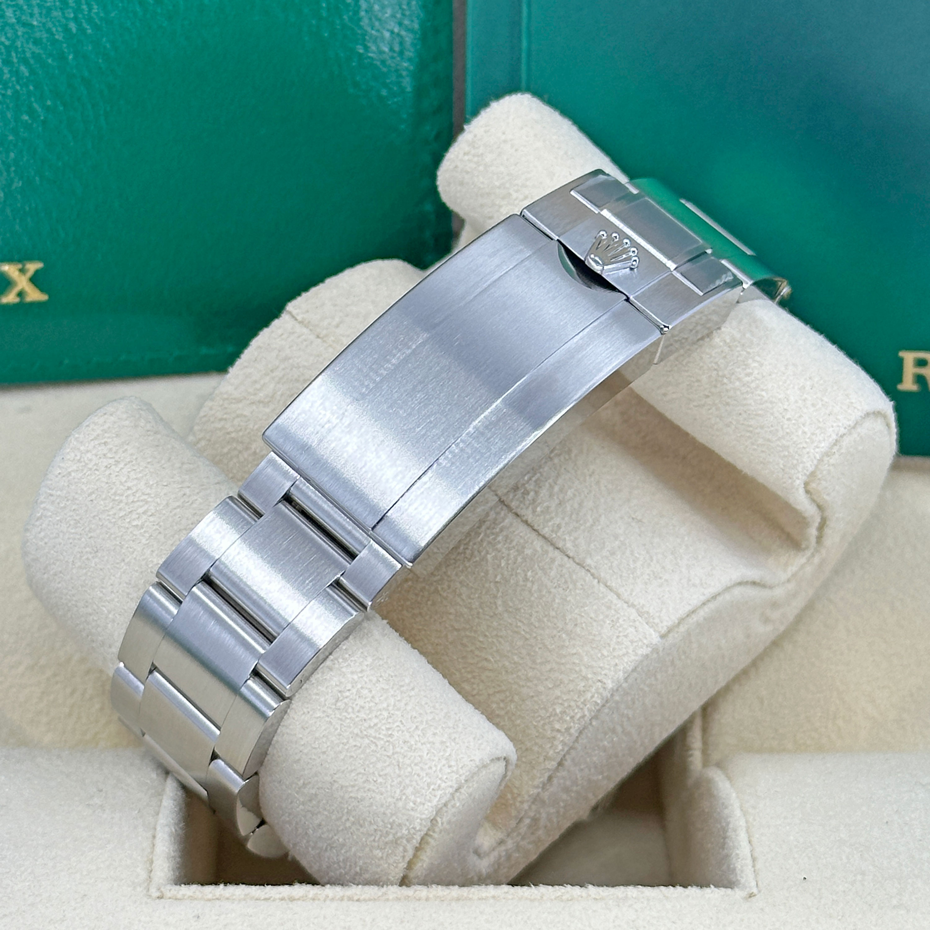 Rolex Submariner 124060 Thumbnail 3