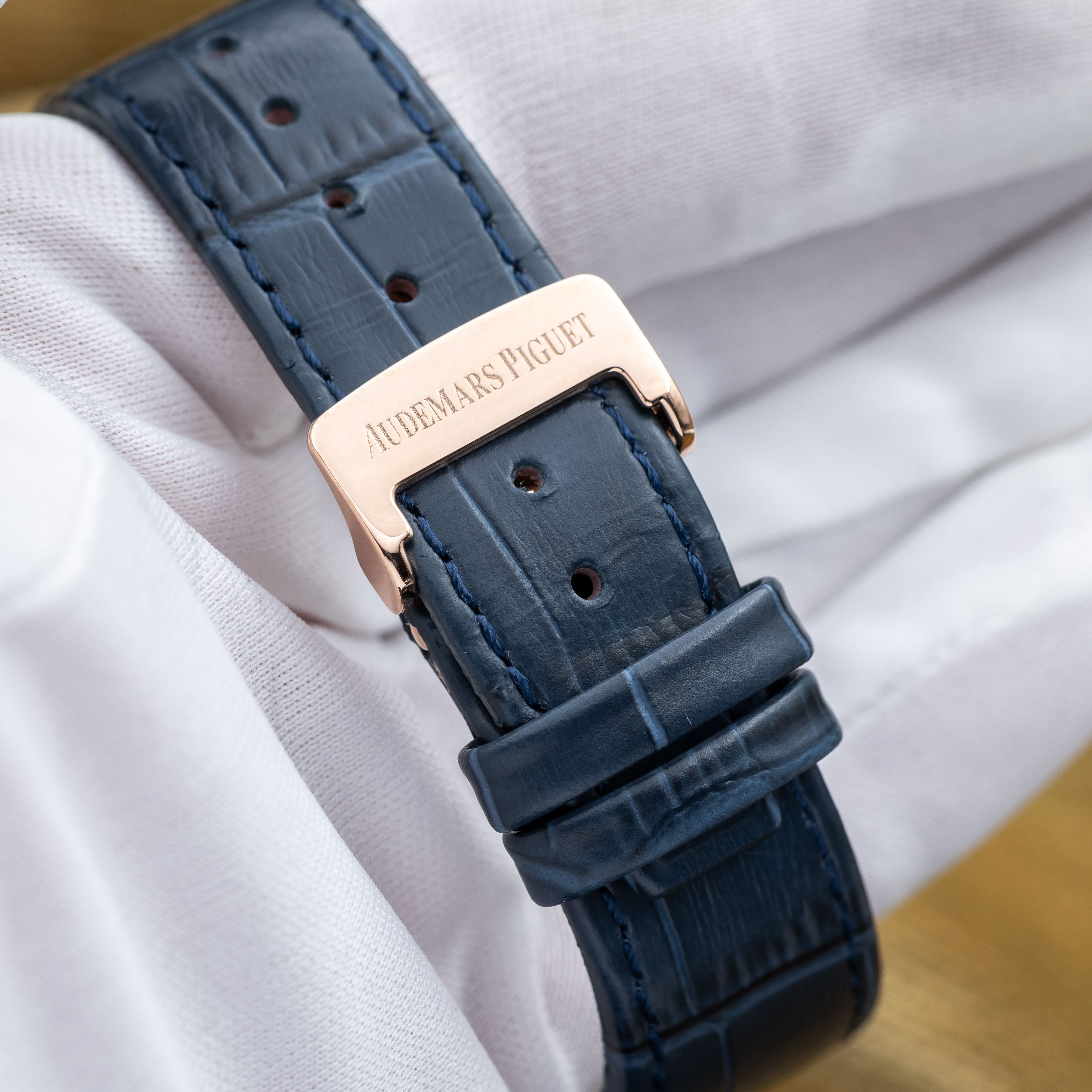 Audemars Piguet Royal Oak 15300OR.OO.D088CR.01 Thumbnail 3