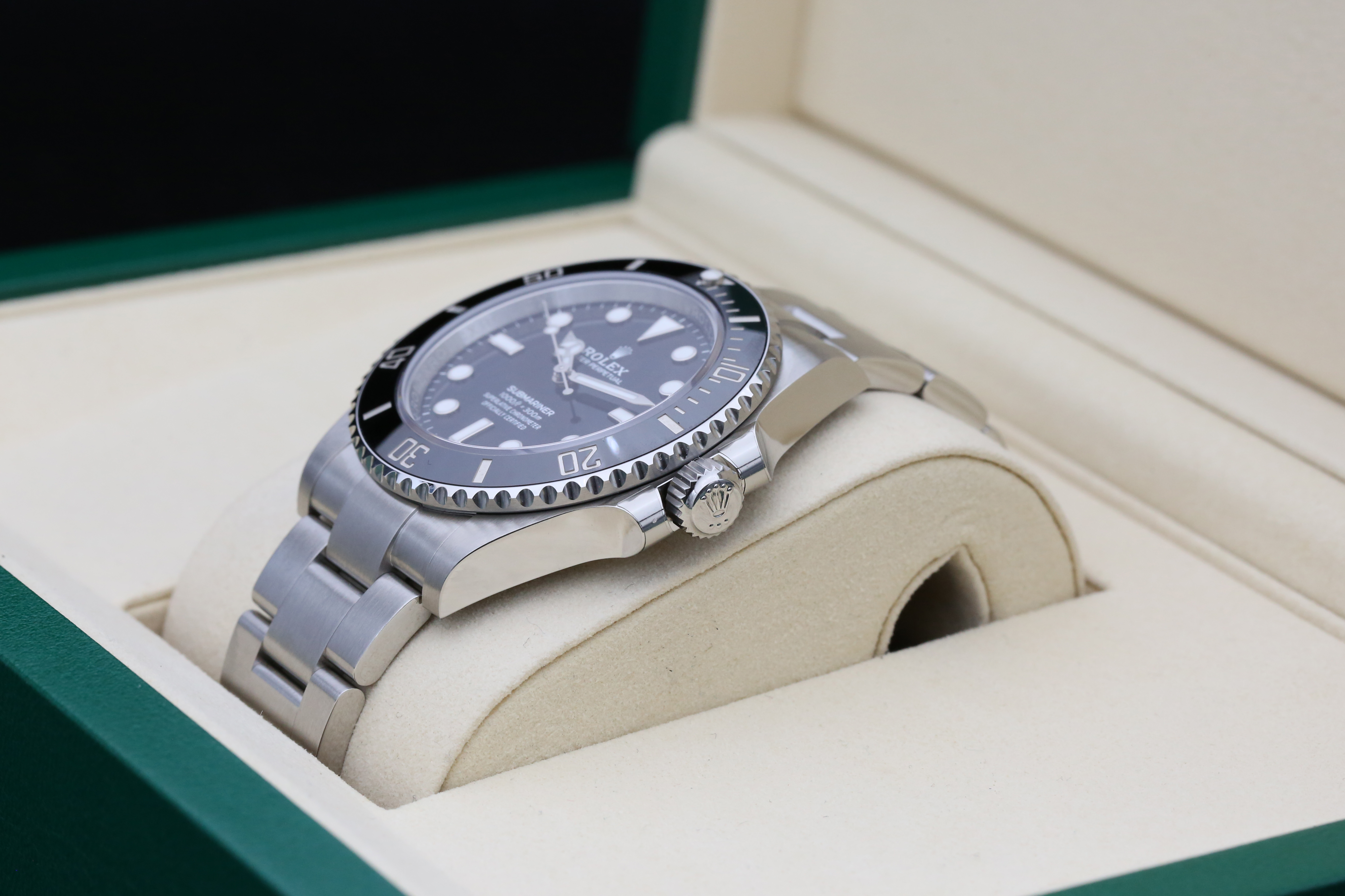 Rolex Submariner 124060 Thumbnail 6