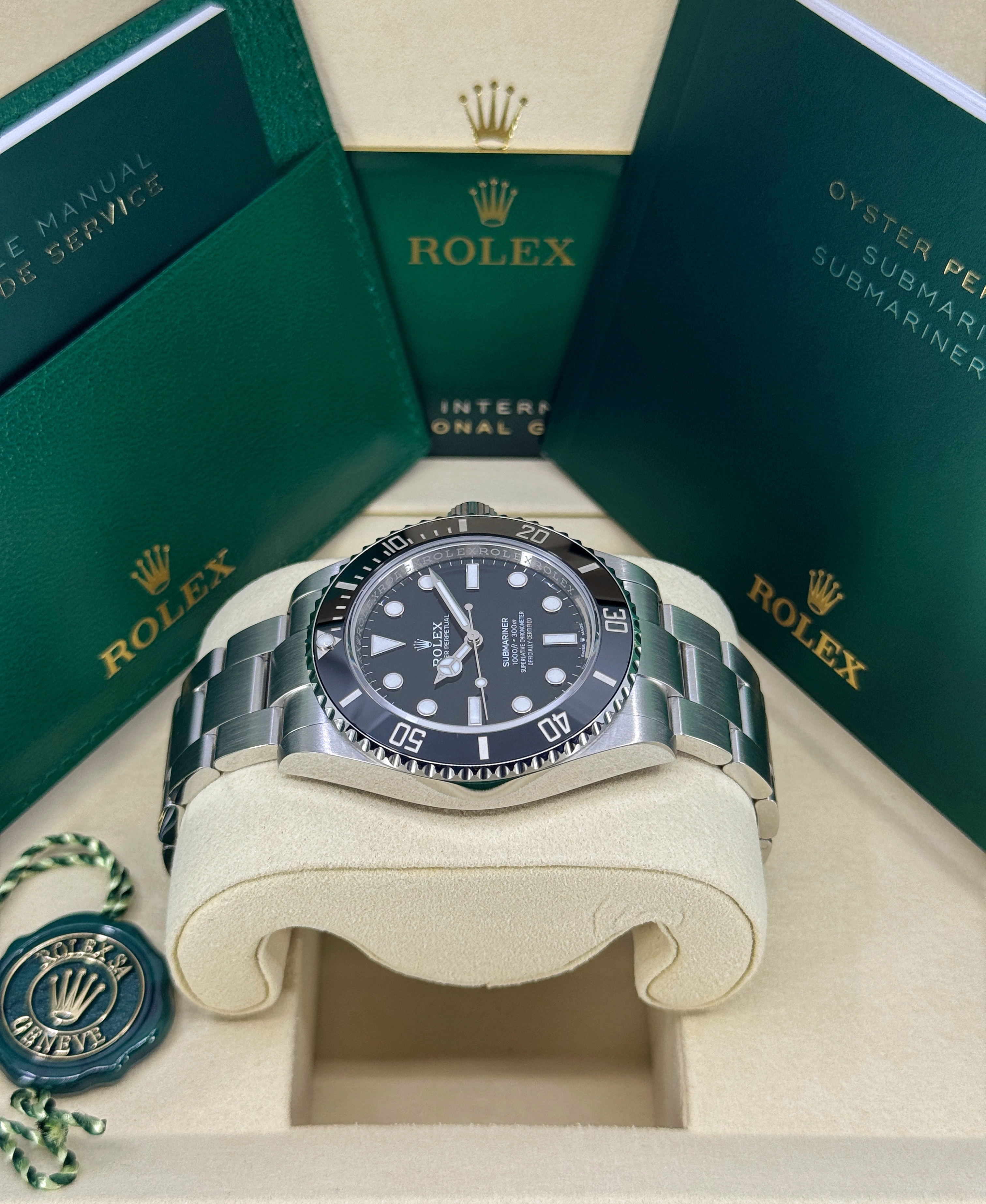 Rolex Submariner 124060 Thumbnail 2