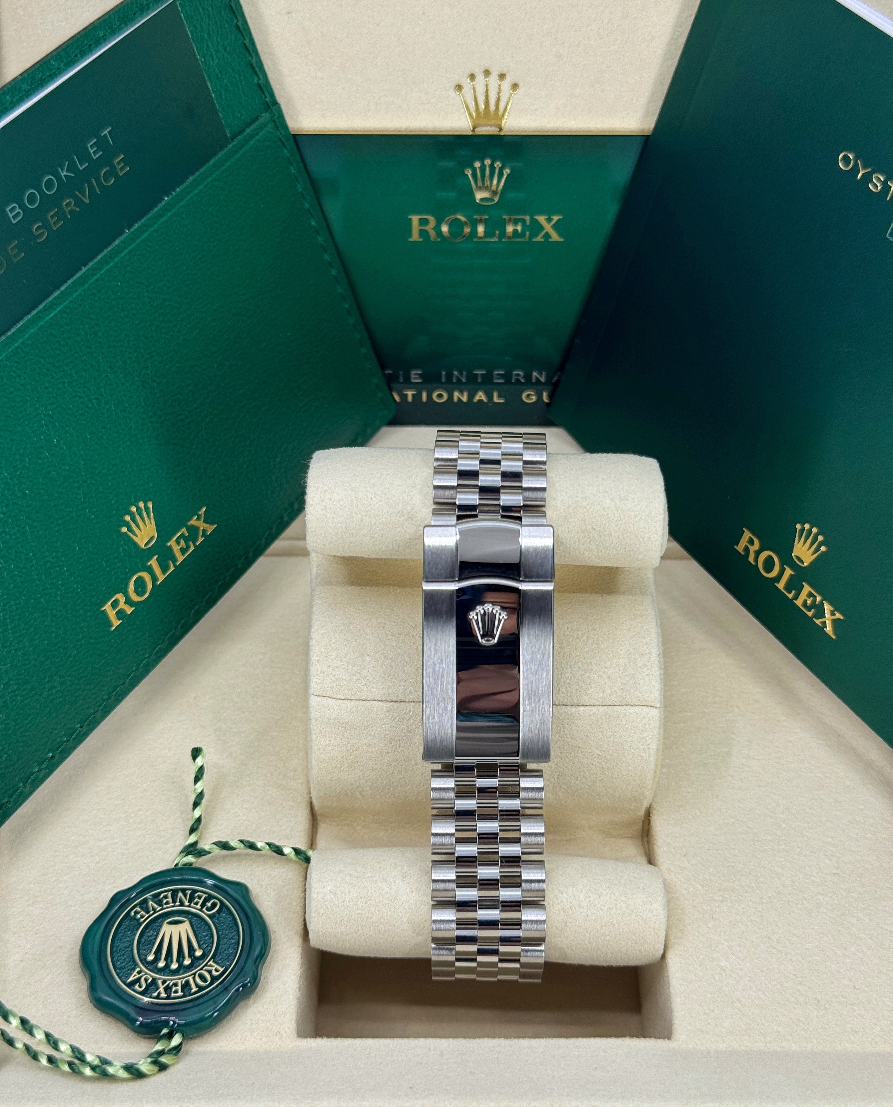 Rolex Datejust 126200 Thumbnail 3