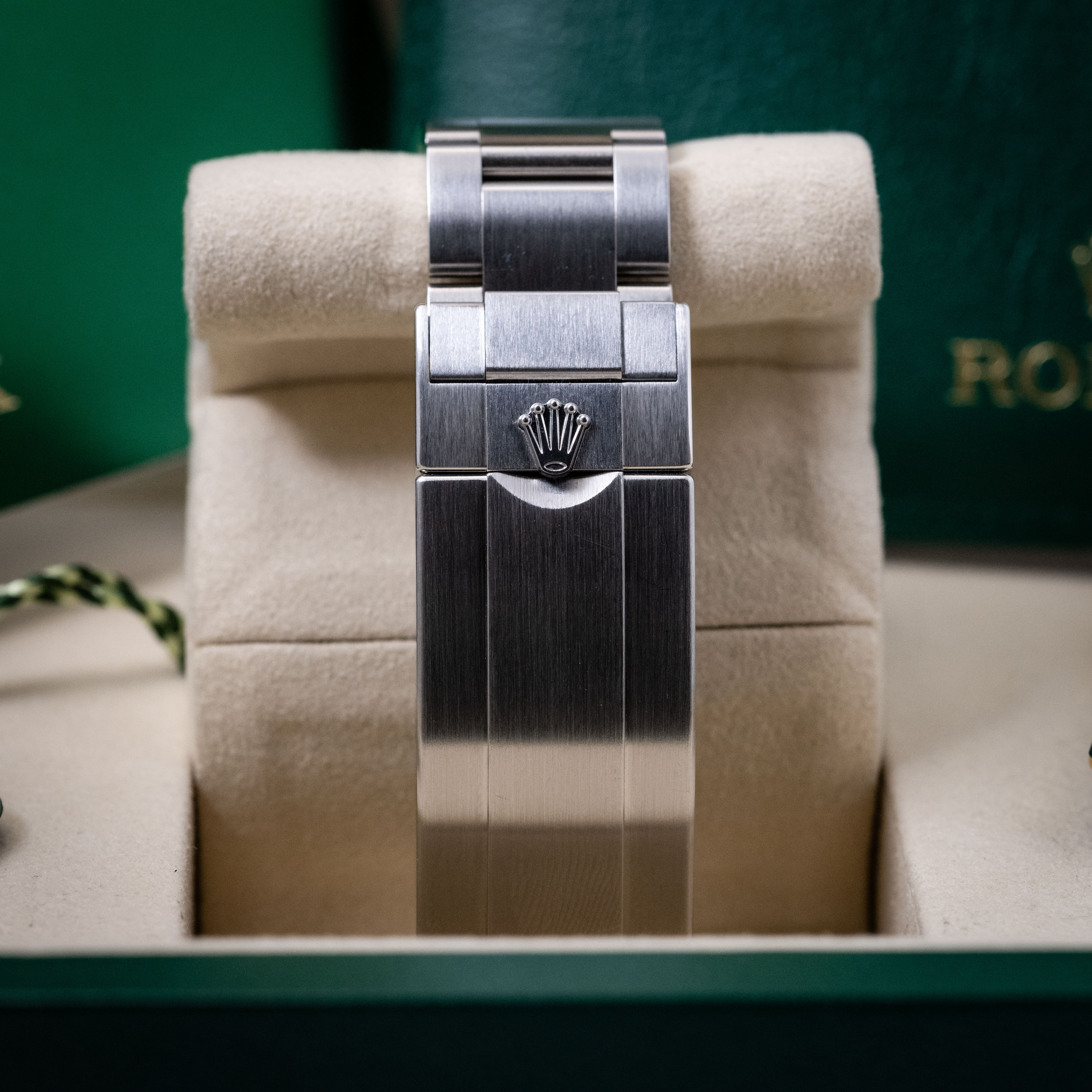 Rolex Sea-Dweller 126600 Thumbnail 5