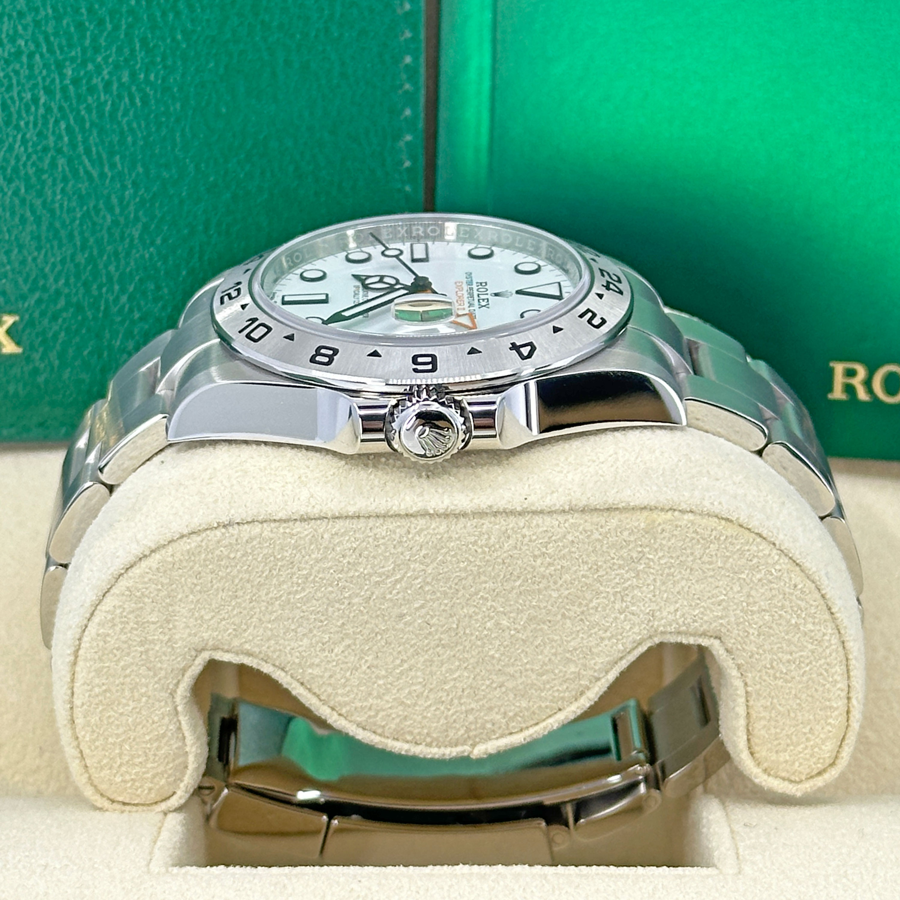 Rolex Explorer II 226570 Thumbnail 2