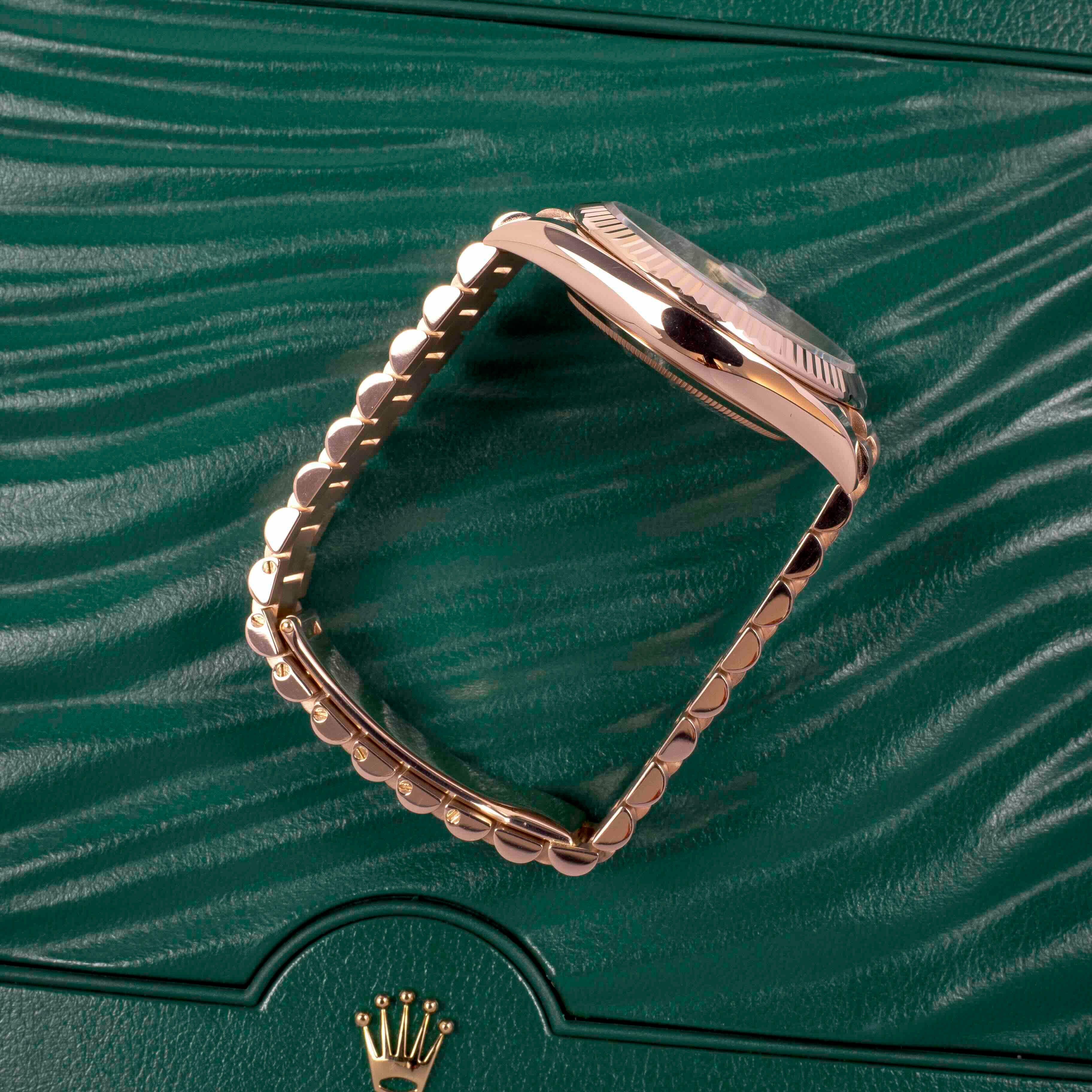 Rolex Day-Date 40 228235 Thumbnail 4