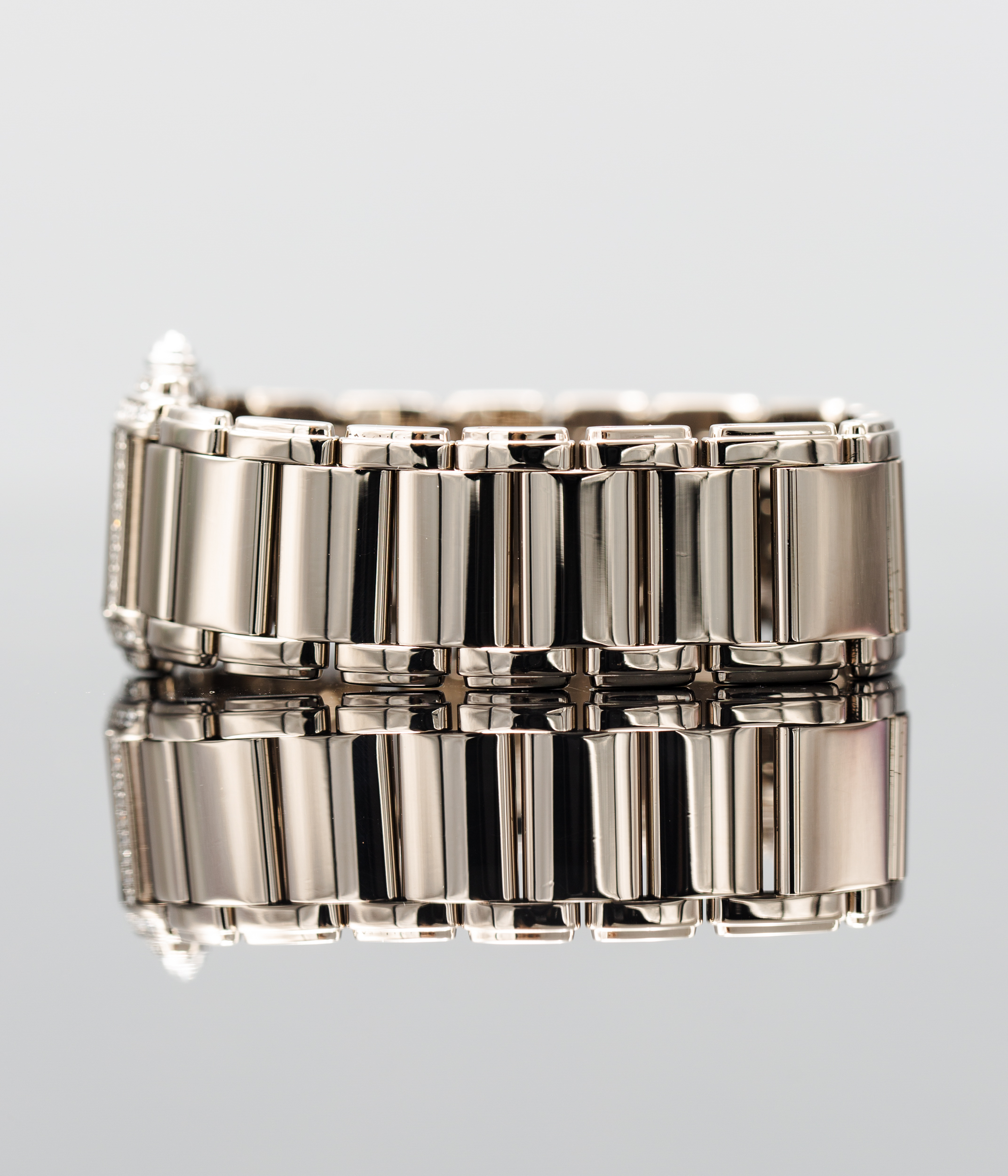 Patek Philippe Twenty-4 4908/200G Thumbnail 2