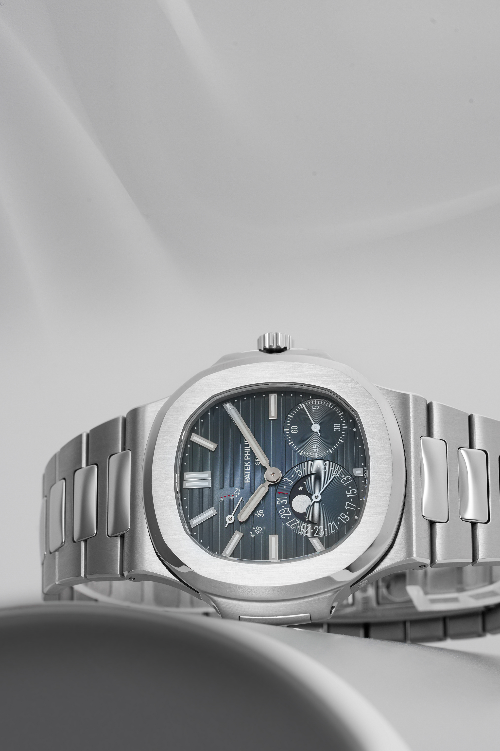 Patek Philippe Nautilus 5712/1A-001 Thumbnail 6