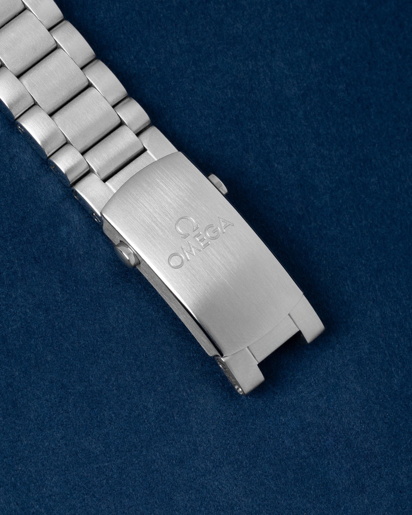 Omega Planet Ocean 232.30.44.22.01.002 Thumbnail 4