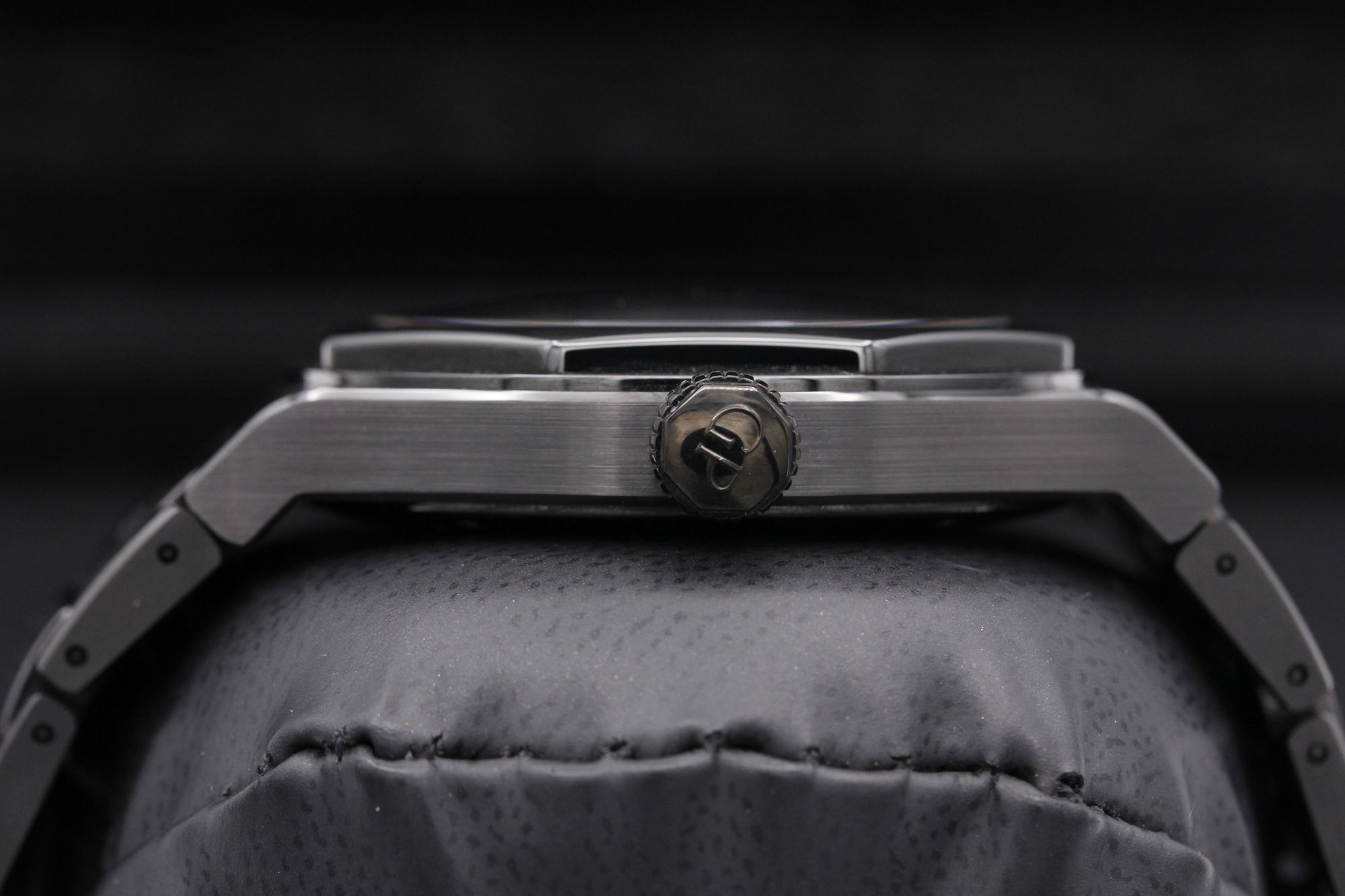 Girard Perregaux Laureato 81010-32-631-32A Thumbnail 3