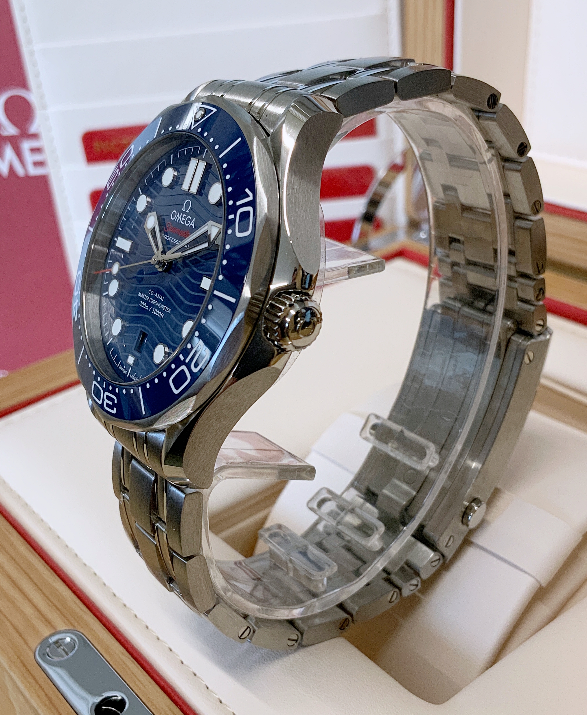 Omega Seamaster Diver 300m 210.30.42.20.03.001 Thumbnail 2