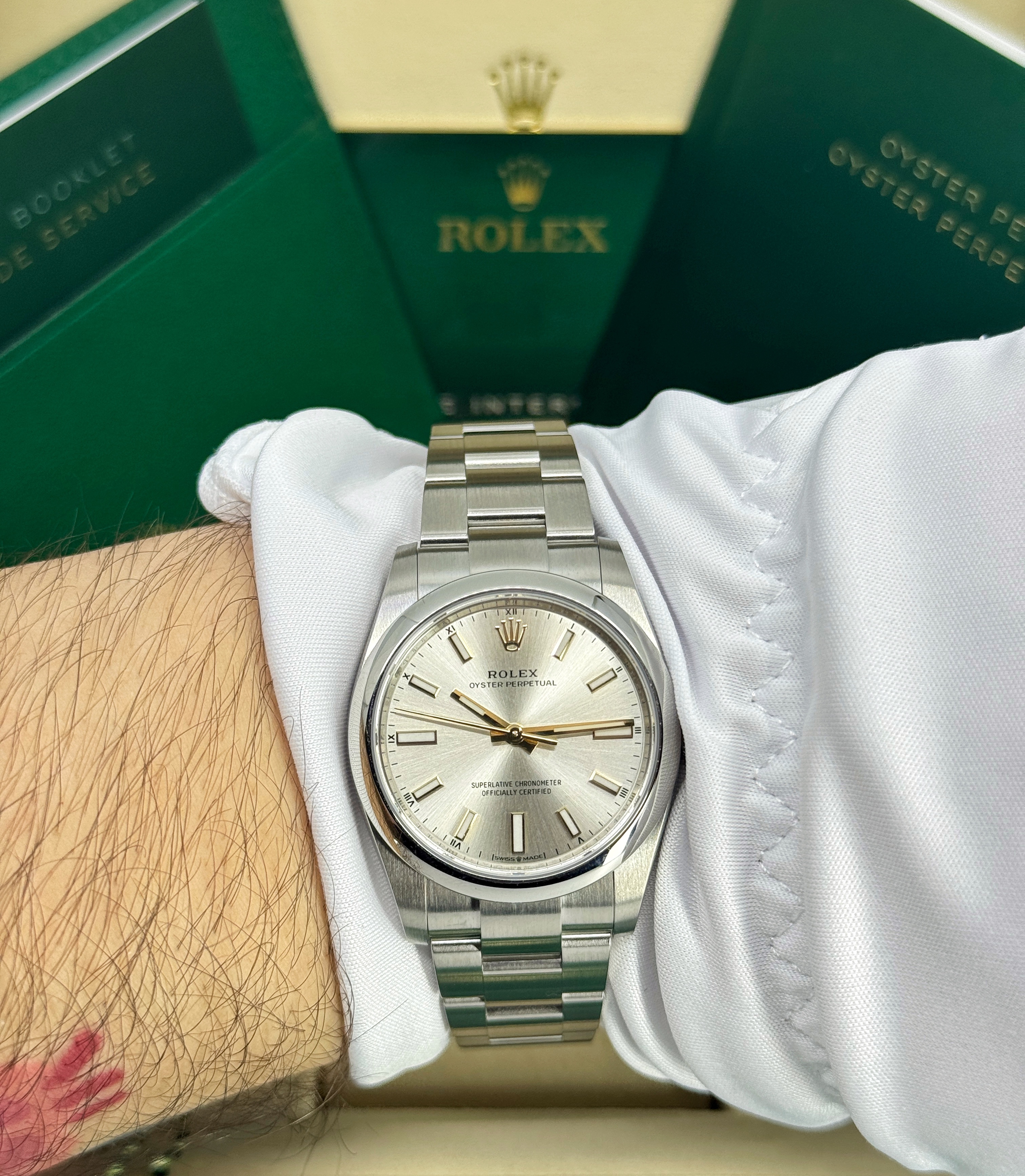 Rolex Oyster Perpetual 124200 Thumbnail 5