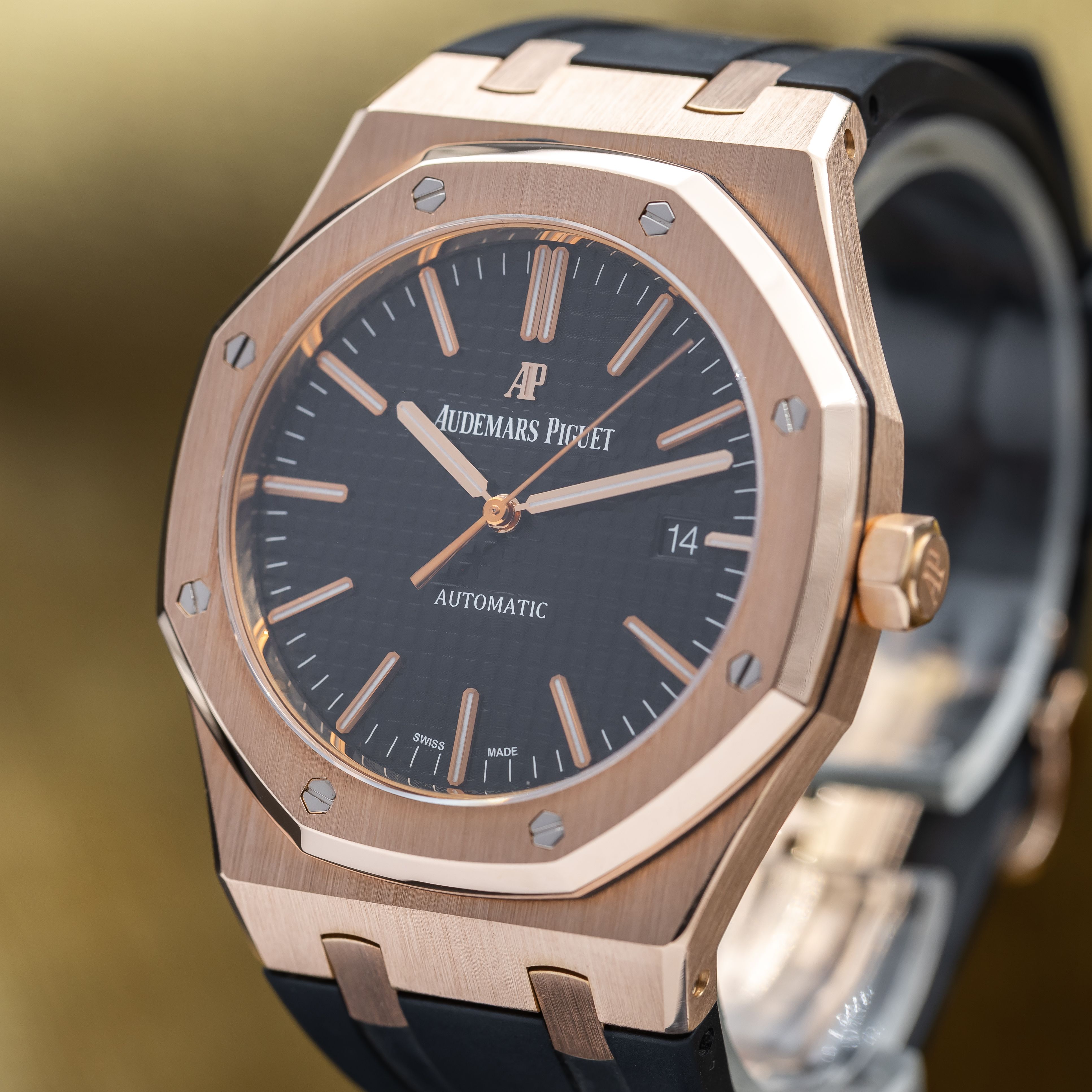 Audemars Piguet Royal Oak 15400OR.OO.D002CR.01 Thumbnail 2