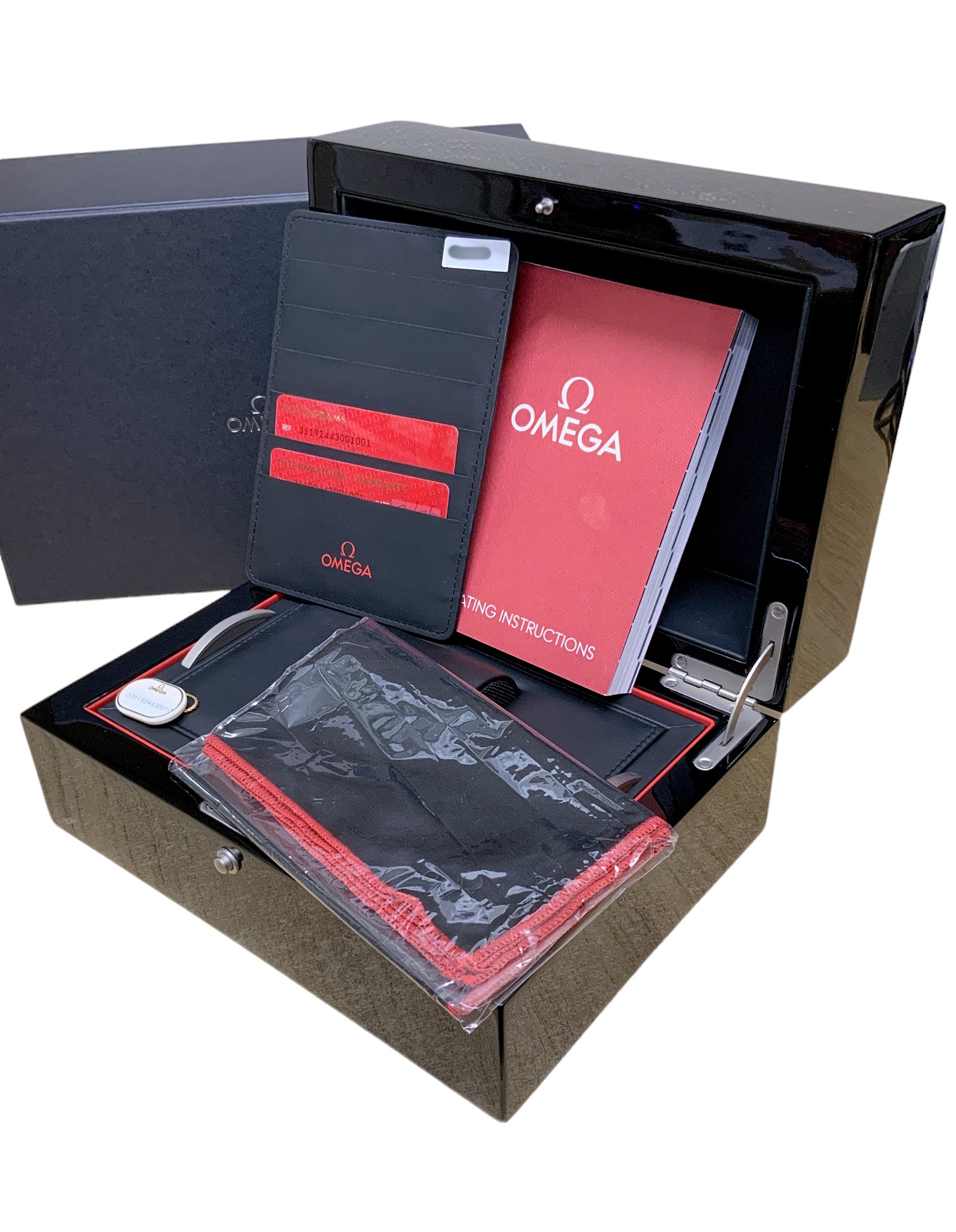 Omega Speedmaster Dark Side of the Moon 311.92.44.30.01.001 Thumbnail 4