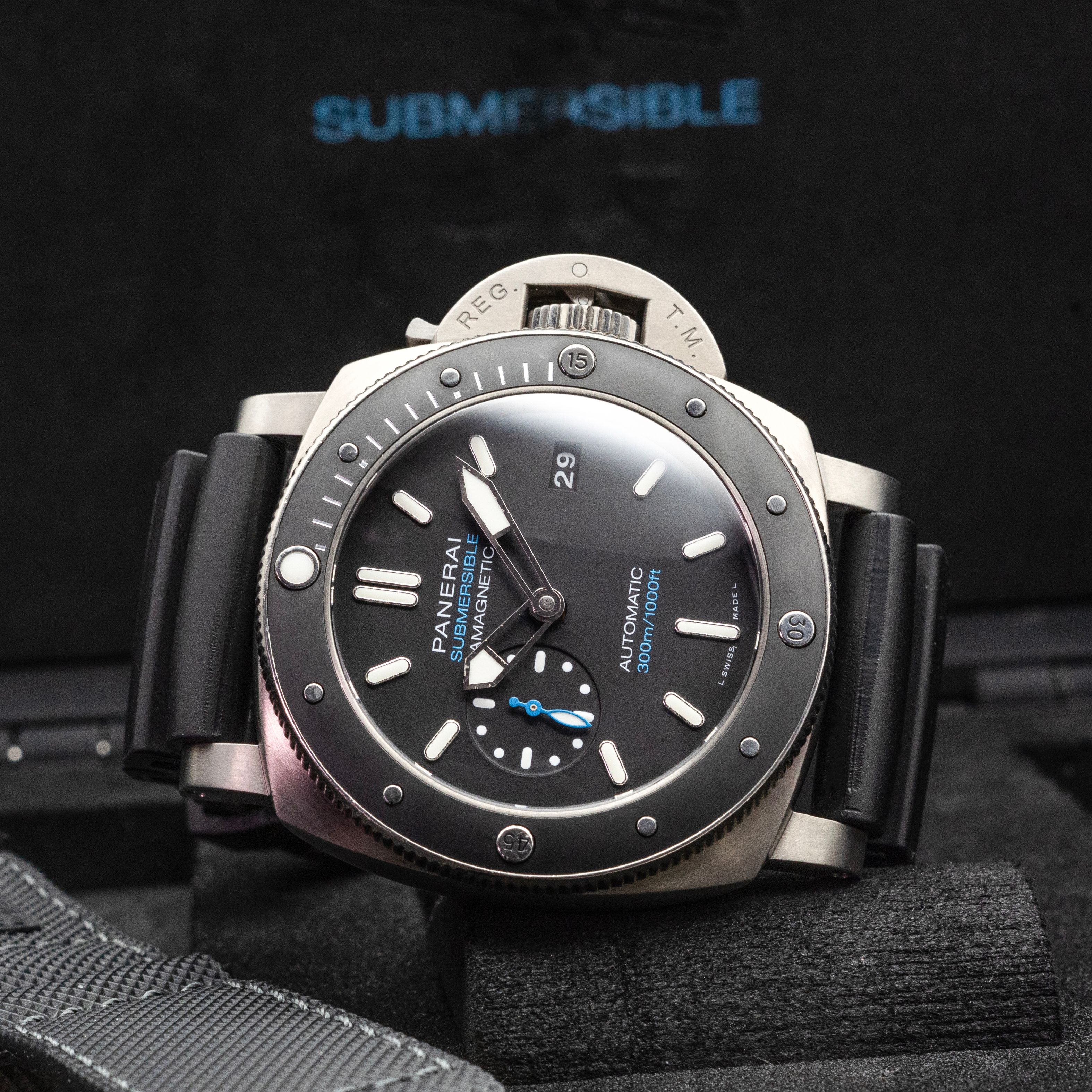 Panerai Submersible PAM01389 Thumbnail 2