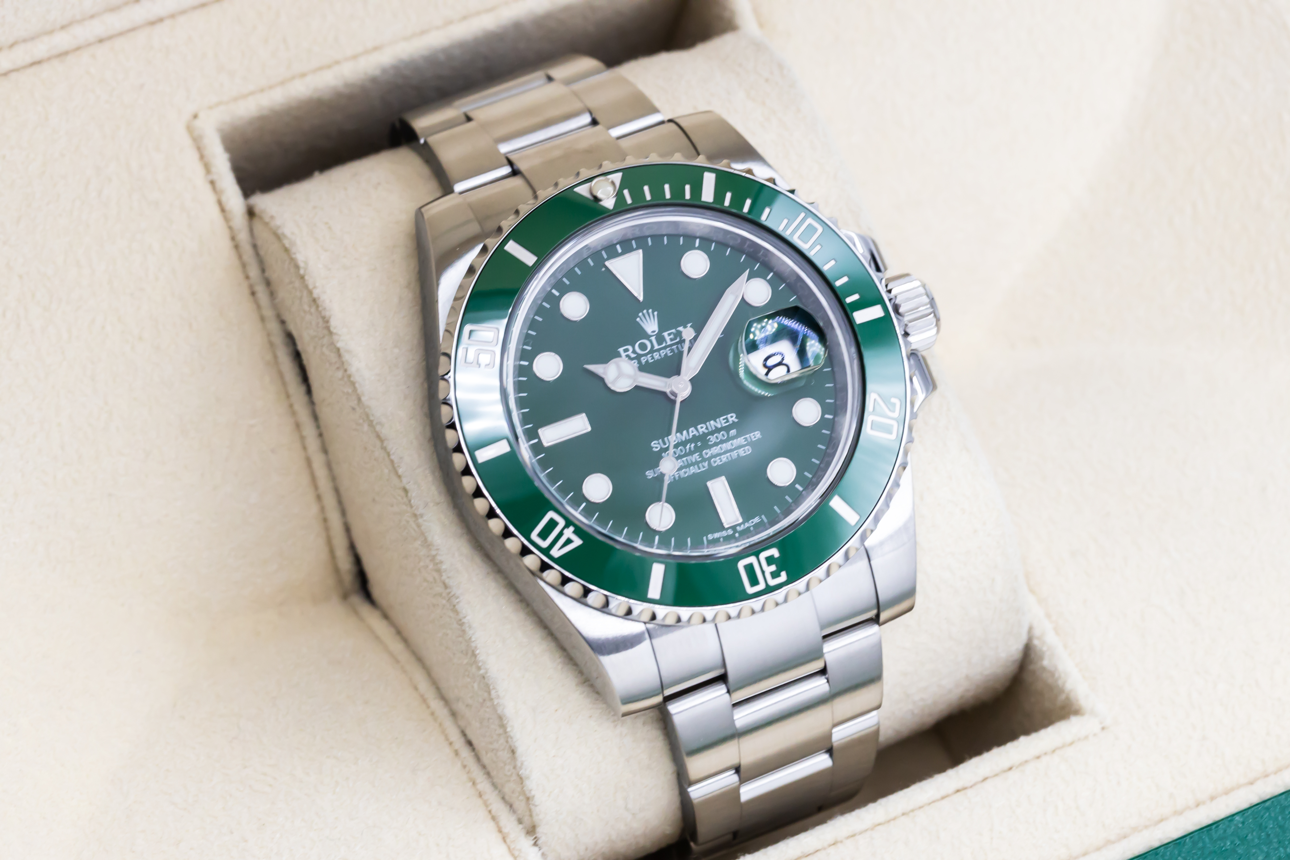 Rolex Submariner Hulk Thumbnail 5