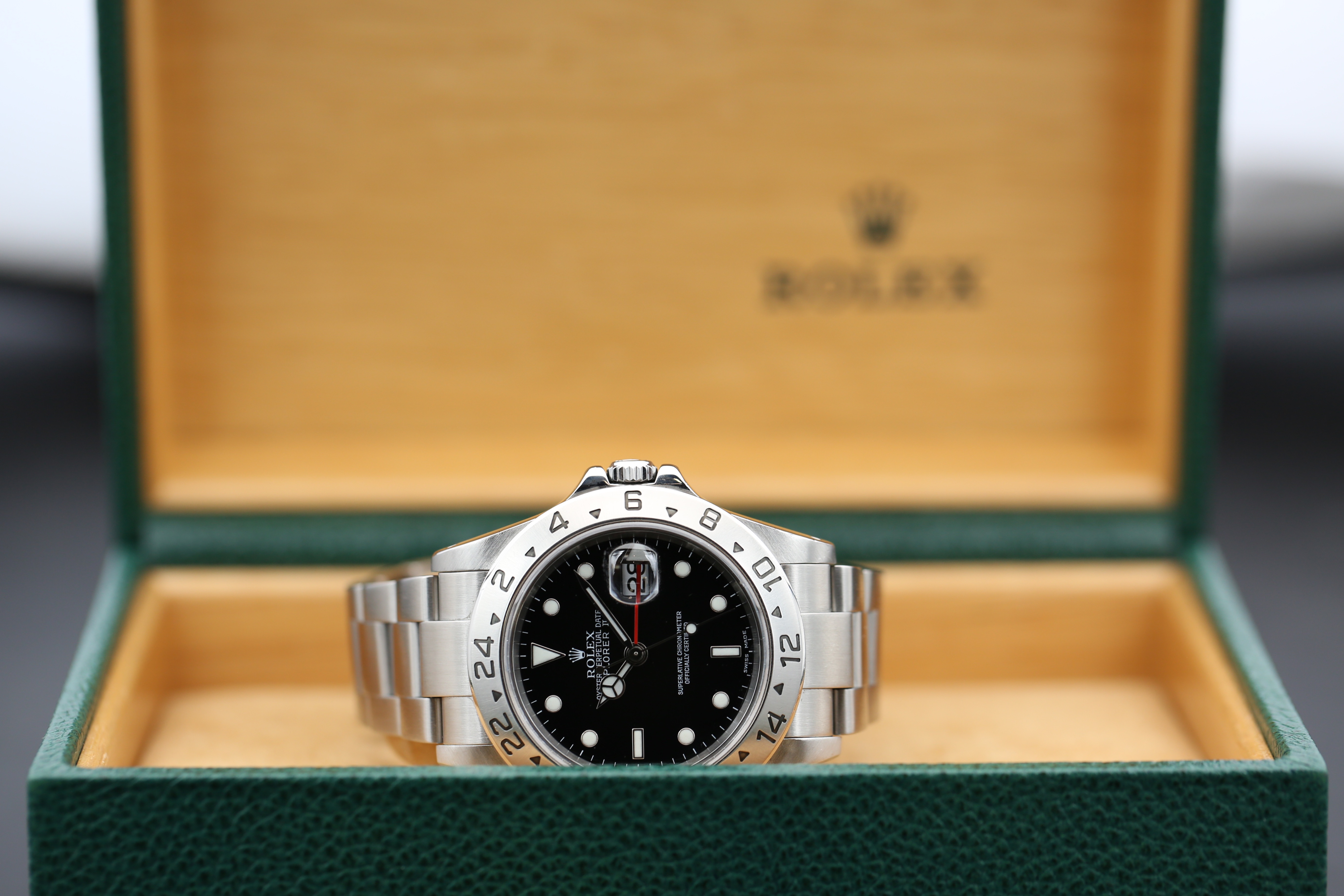 Rolex Explorer II 16570 Thumbnail 4