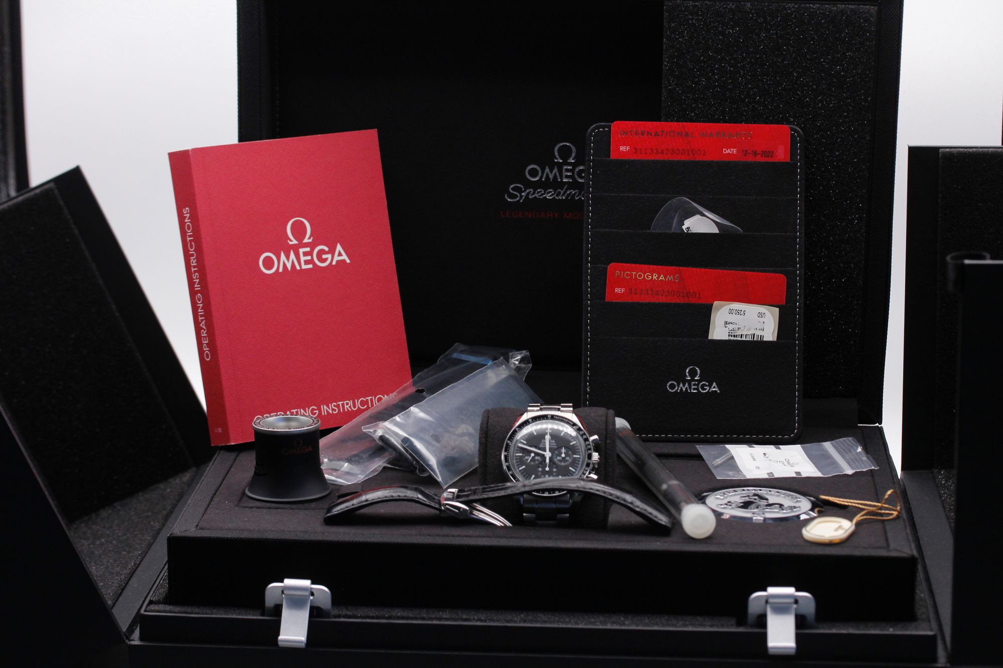 Omega Speedmaster Moonwatch 311.33.42.30.01.001 Thumbnail 5