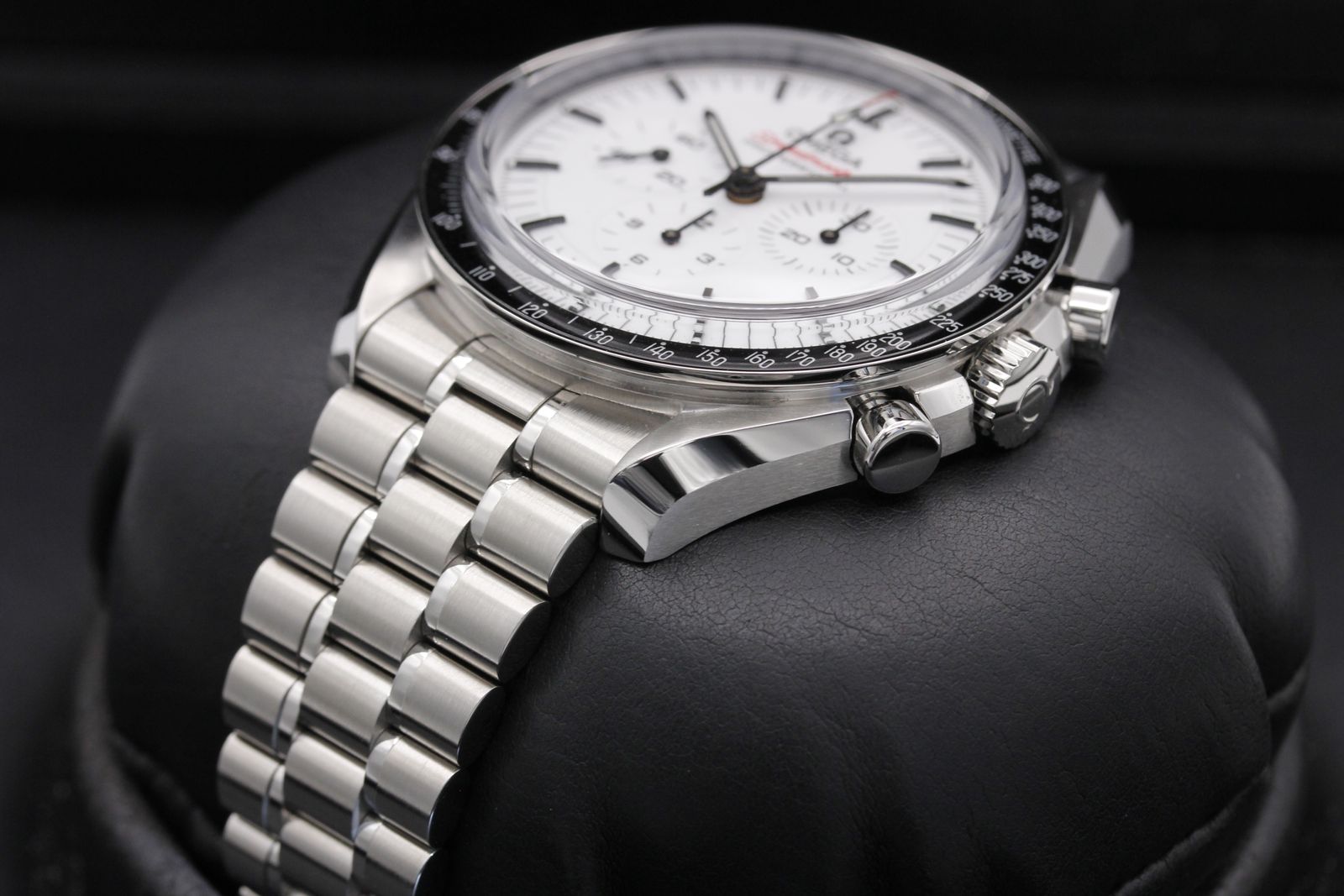 Omega Speedmaster Moonwatch Professional 310.30.42.50.04.001 Thumbnail 2