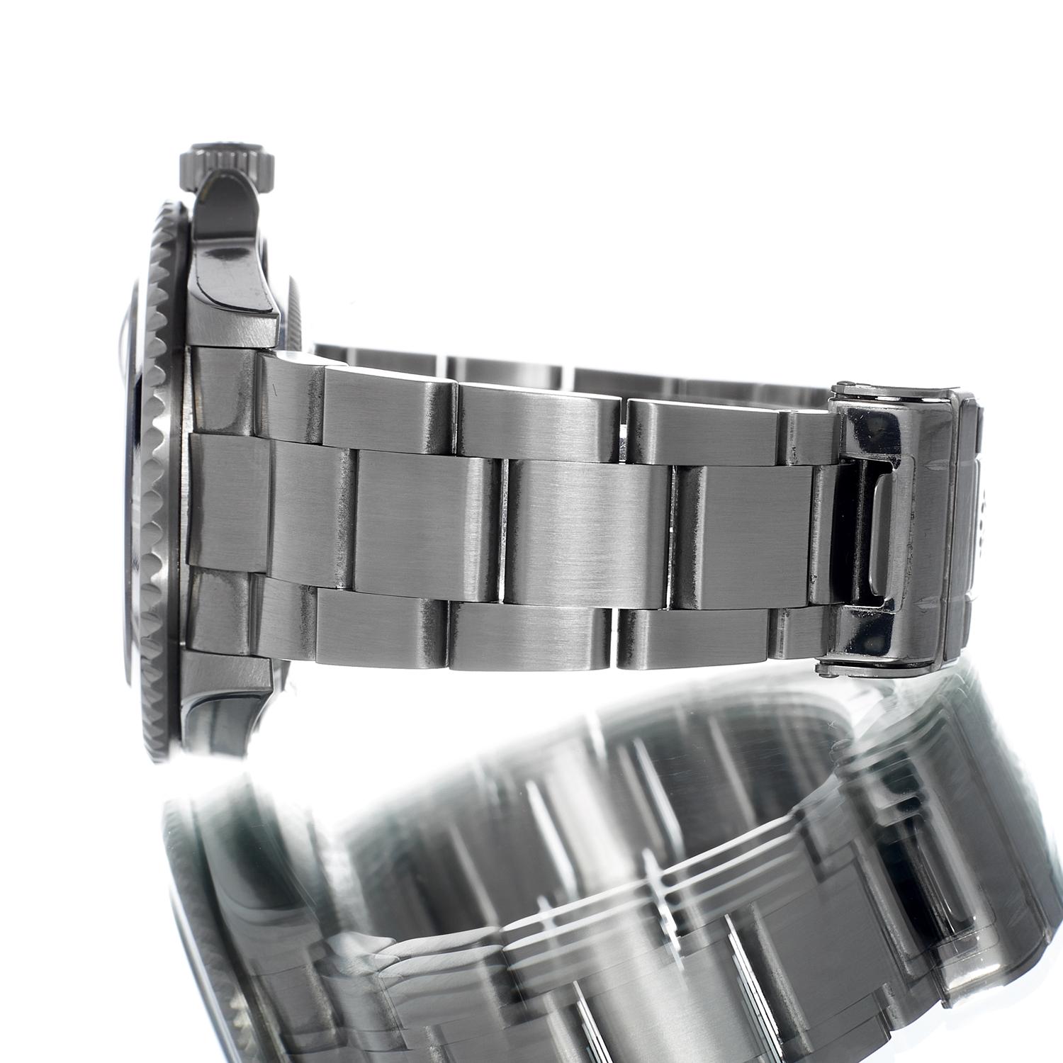 Rolex Submariner 16610 Thumbnail 2