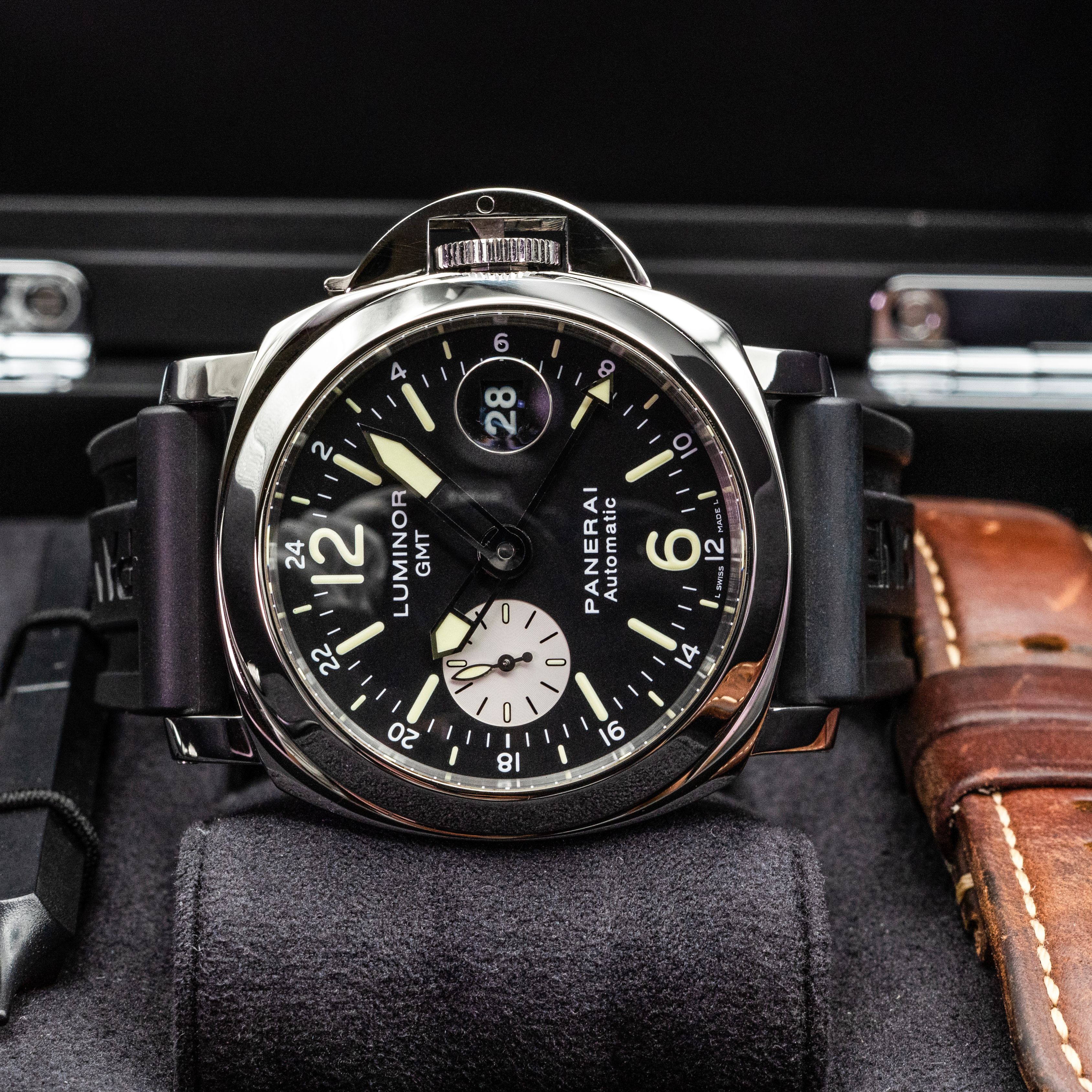 Panerai Luminor GMT PAM00088 Thumbnail 2