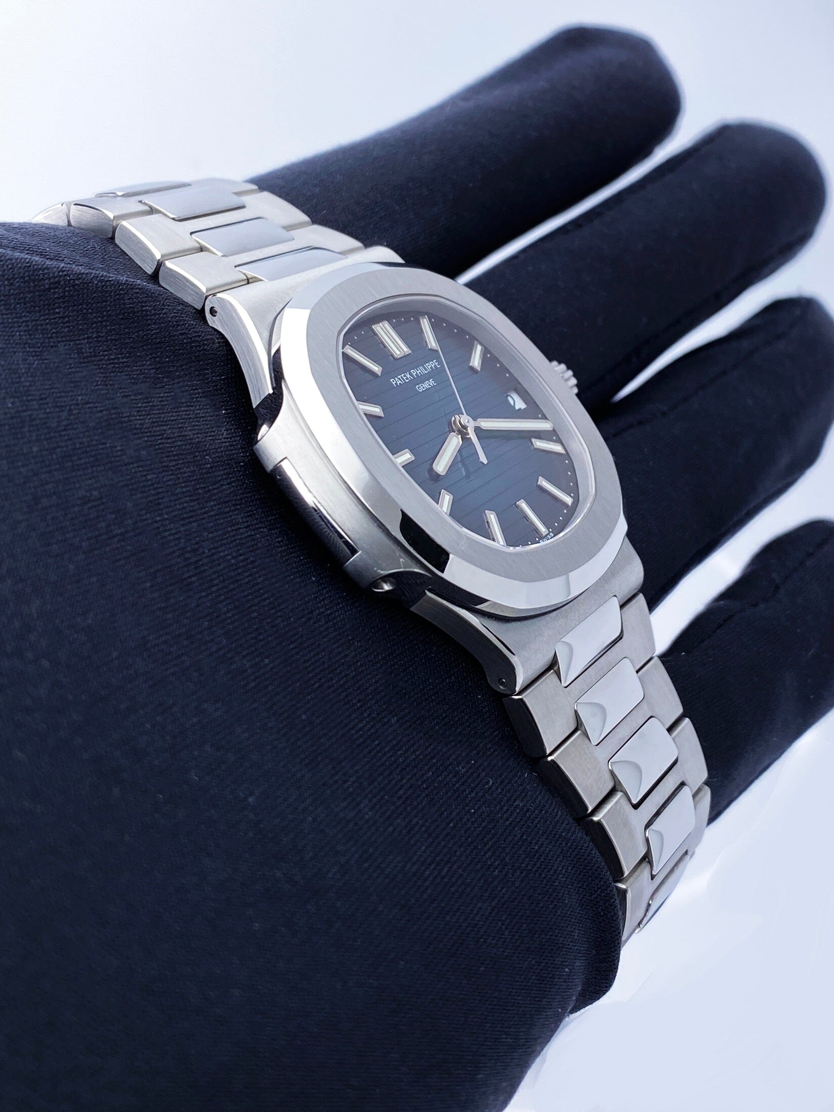 Patek Philippe Nautilus 5711/1A-010 Thumbnail 3
