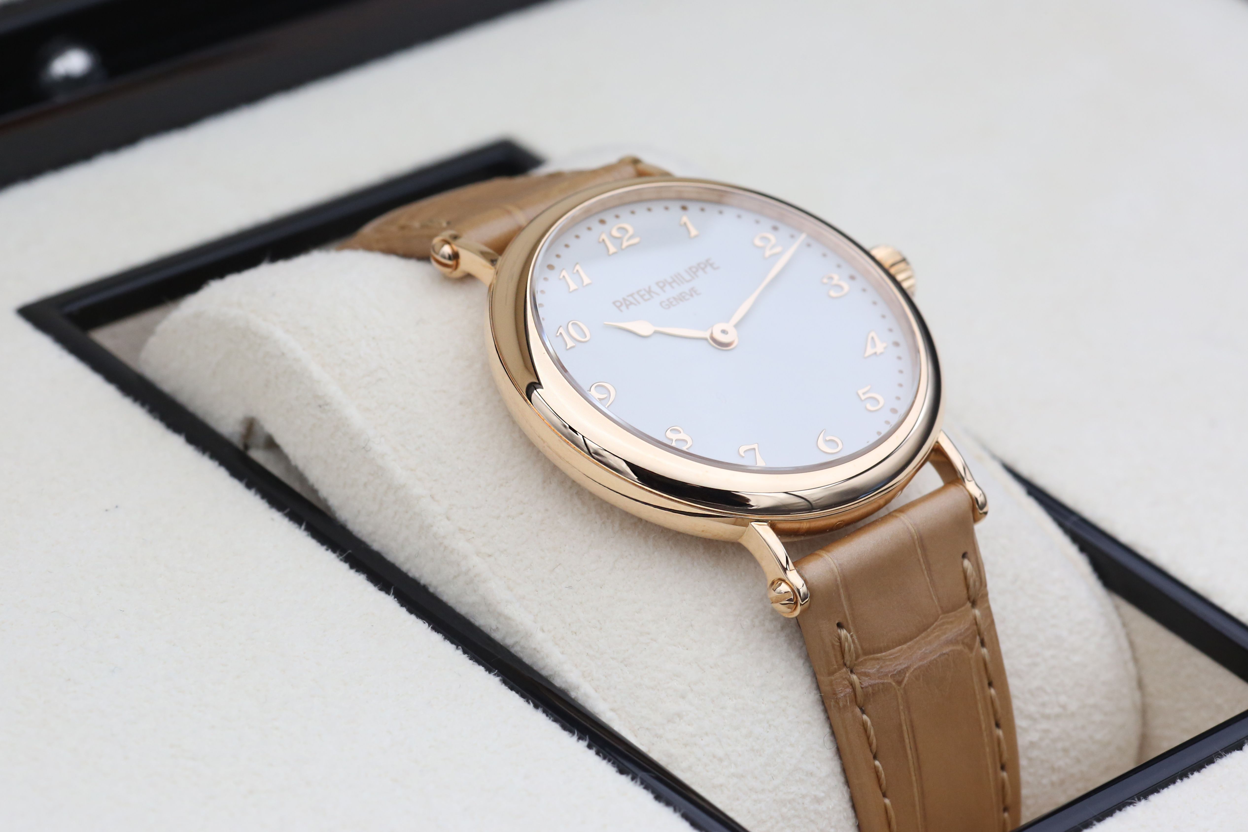 Patek Philippe Calatrava 7200R-001 Thumbnail 7