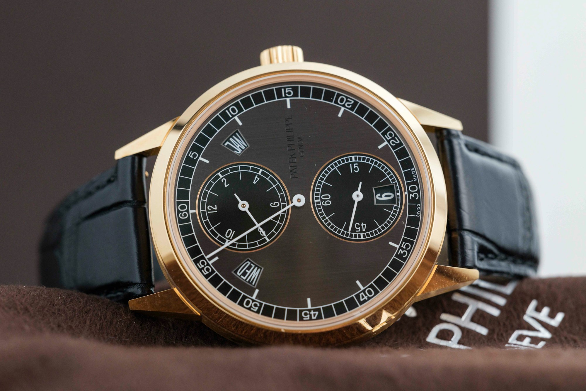 Patek Philippe Complications 5235/50R-001 Thumbnail 2