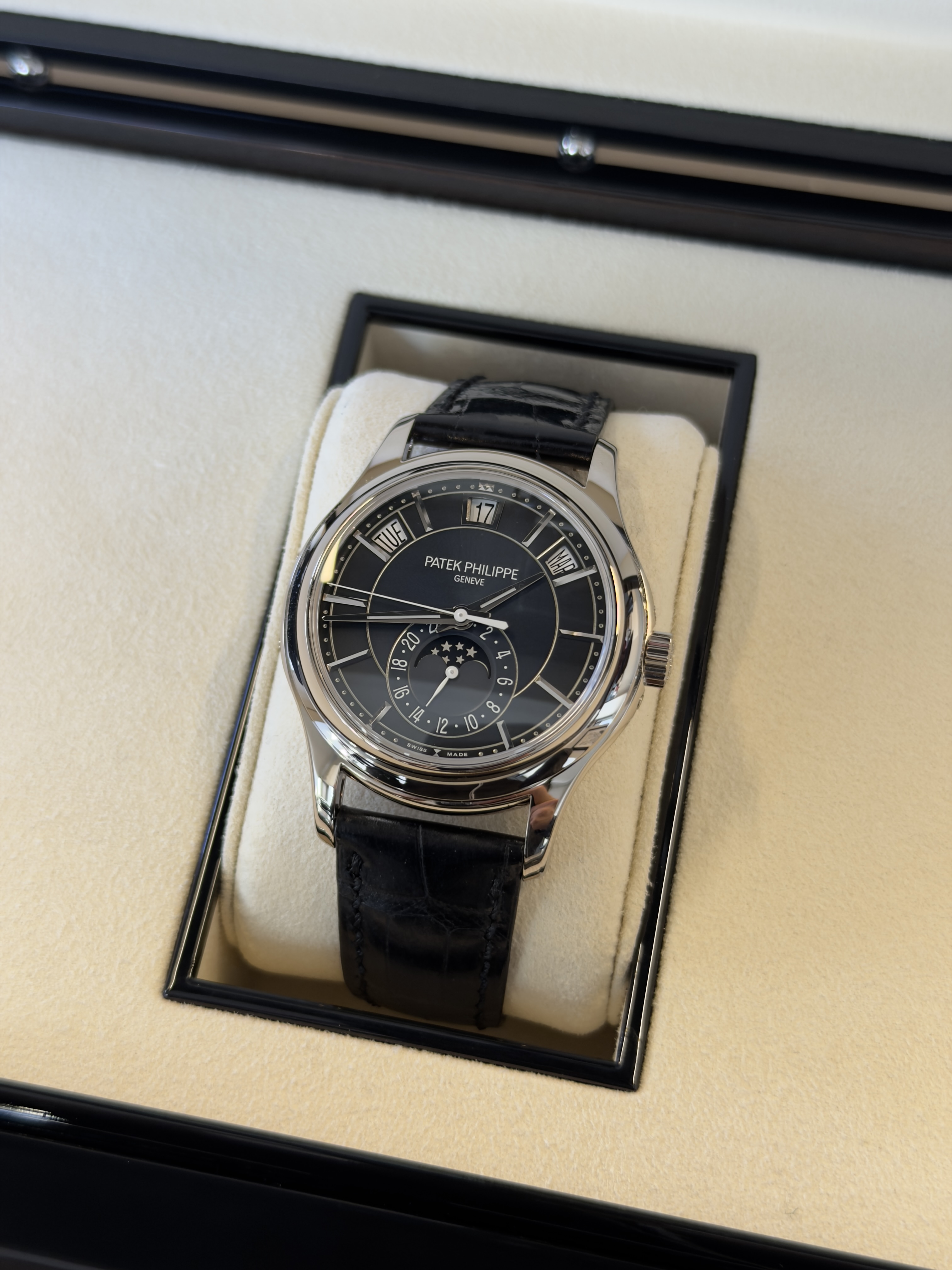 Patek Philippe Complications 5205G-013 Thumbnail 5