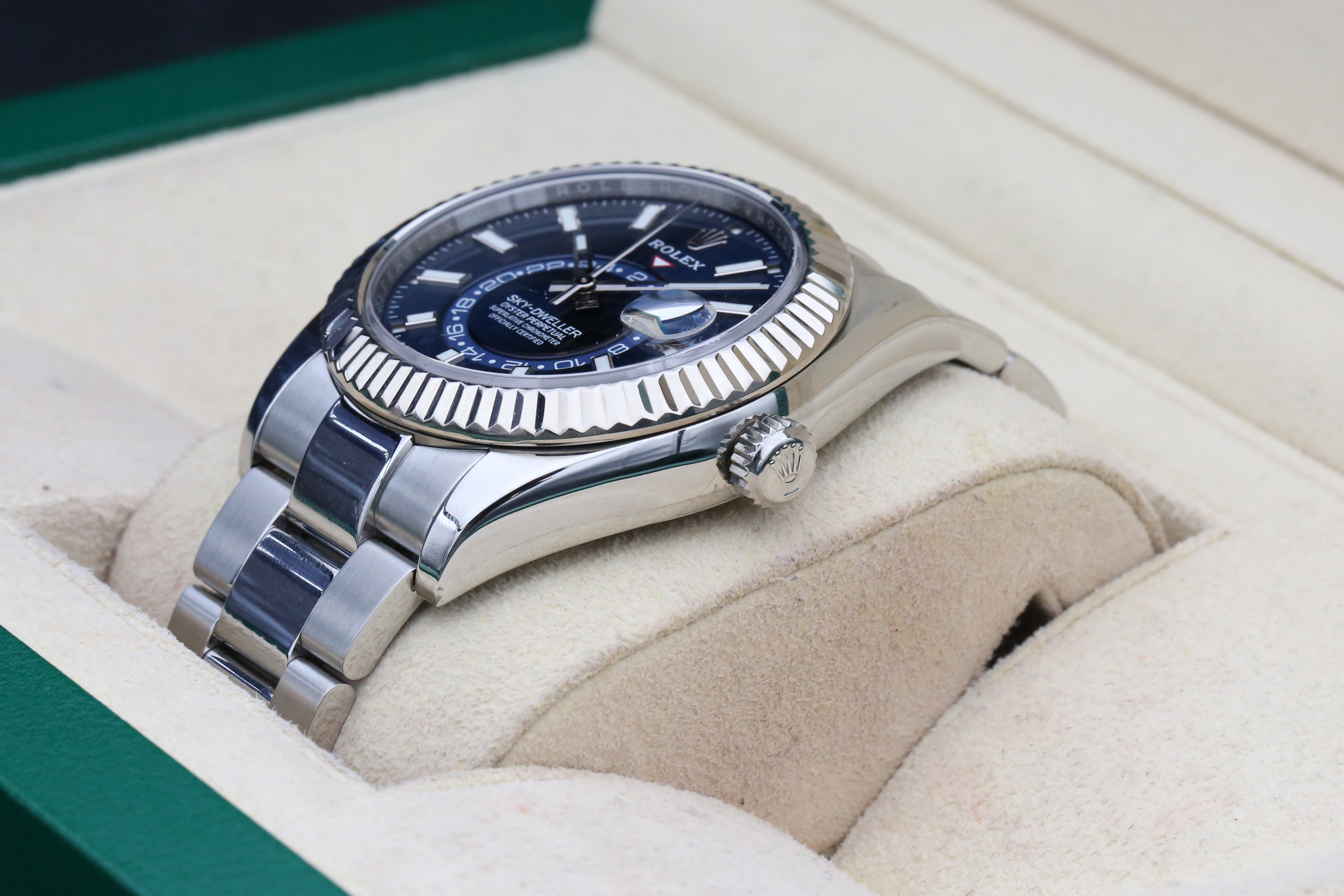 Rolex Sky-Dweller 326934 Thumbnail 4