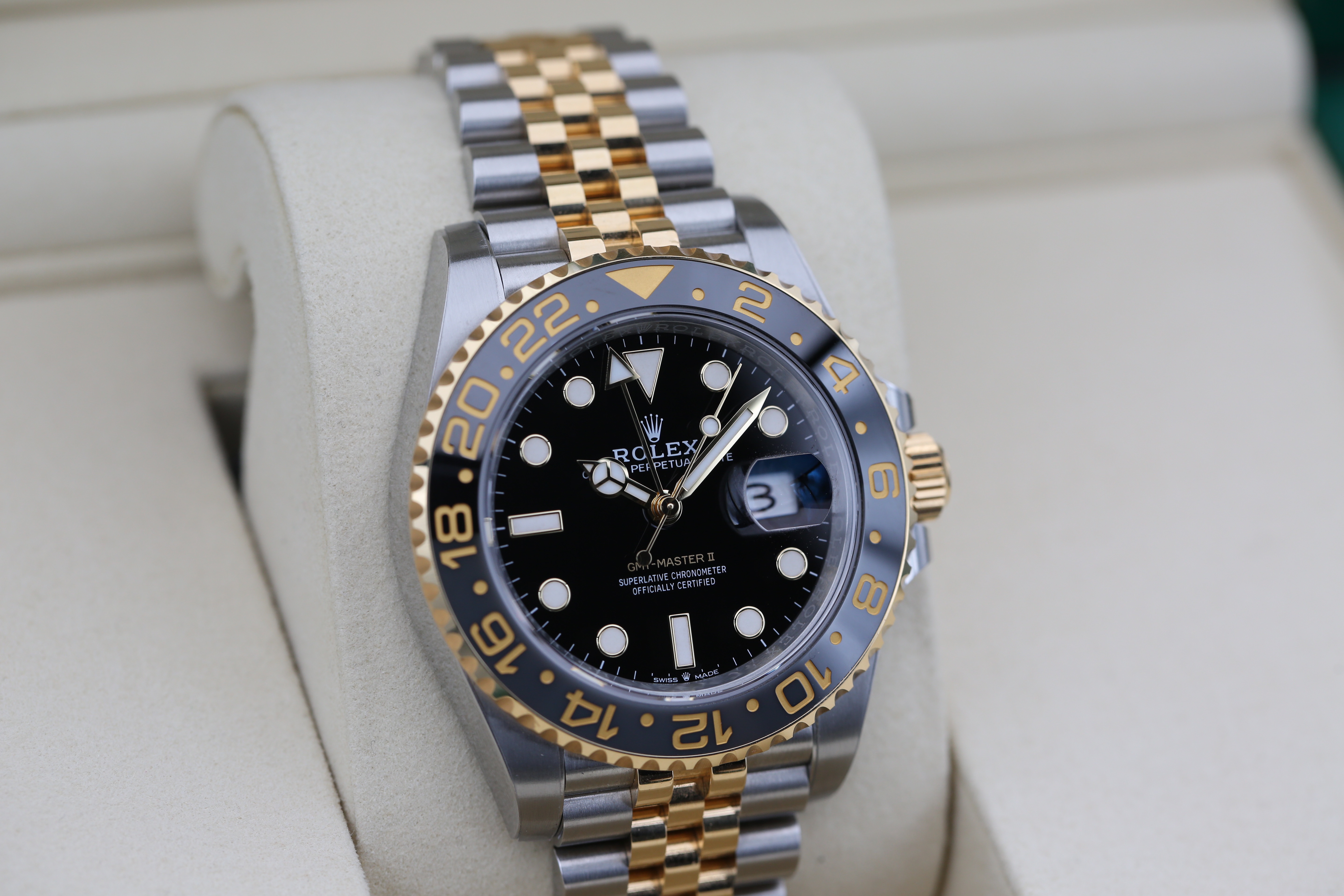 Rolex GMT Master II 126713 GRNR Thumbnail 2