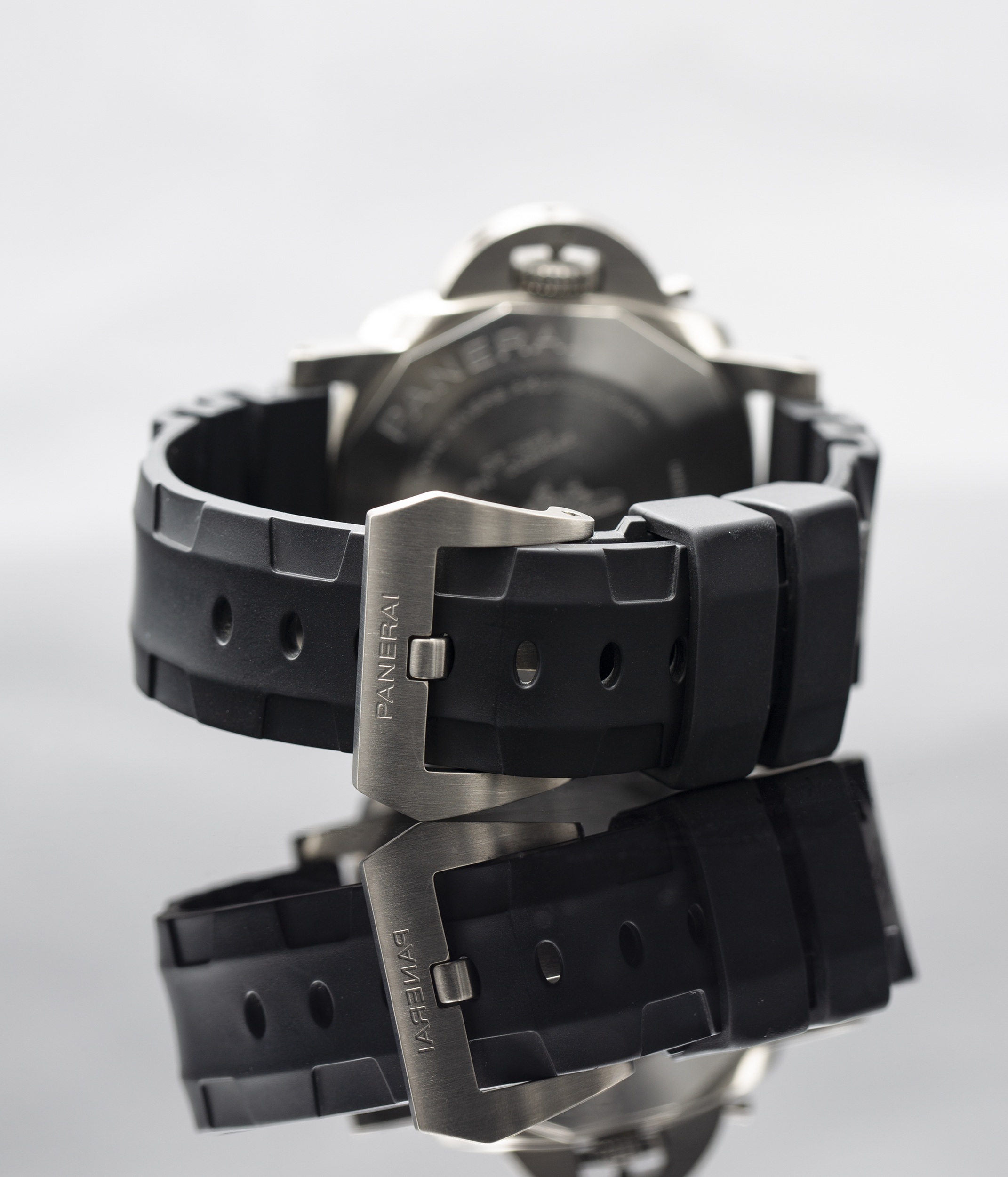 Panerai Submersible PAM00692 Thumbnail 3