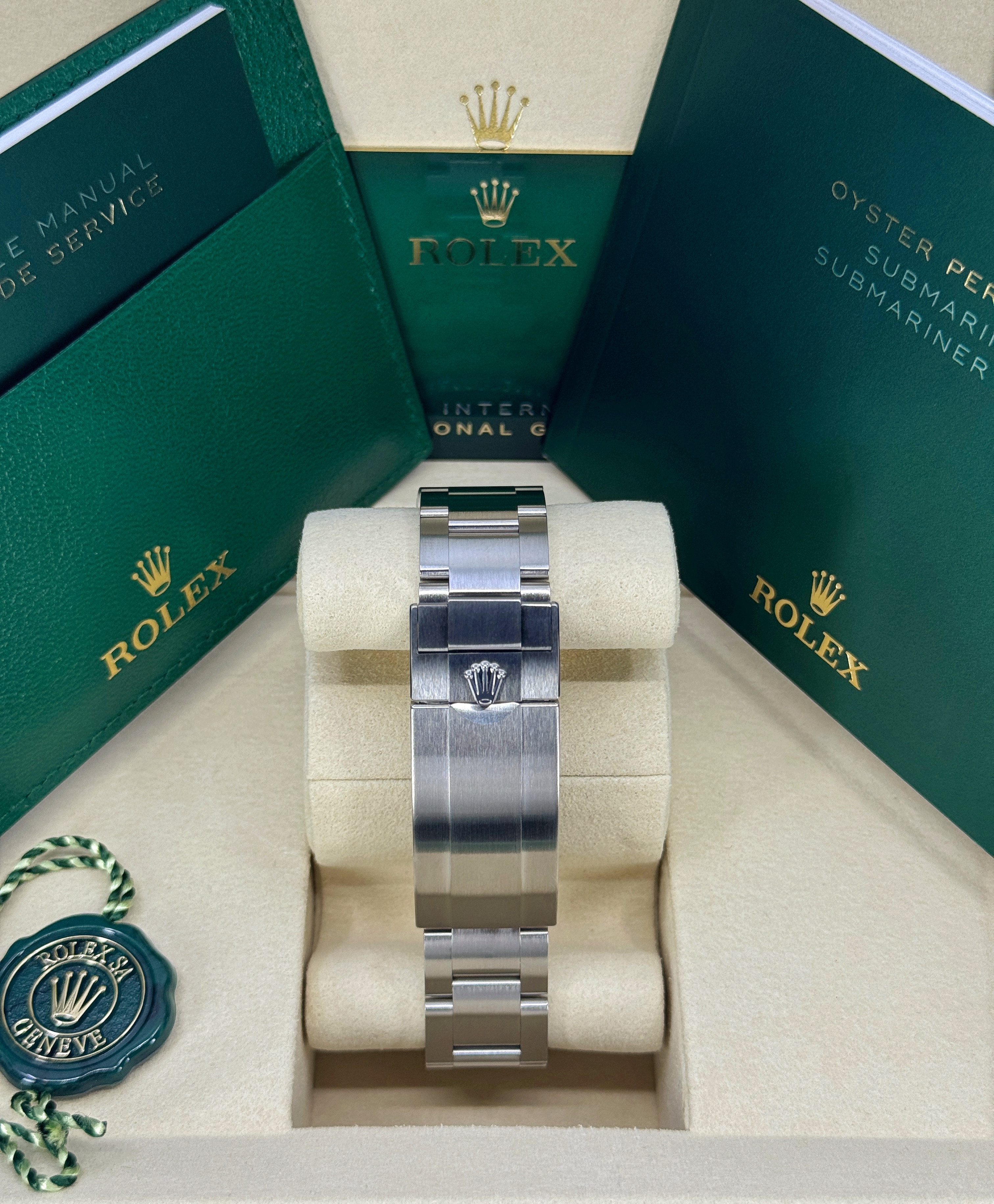 Rolex Submariner 124060 Thumbnail 3