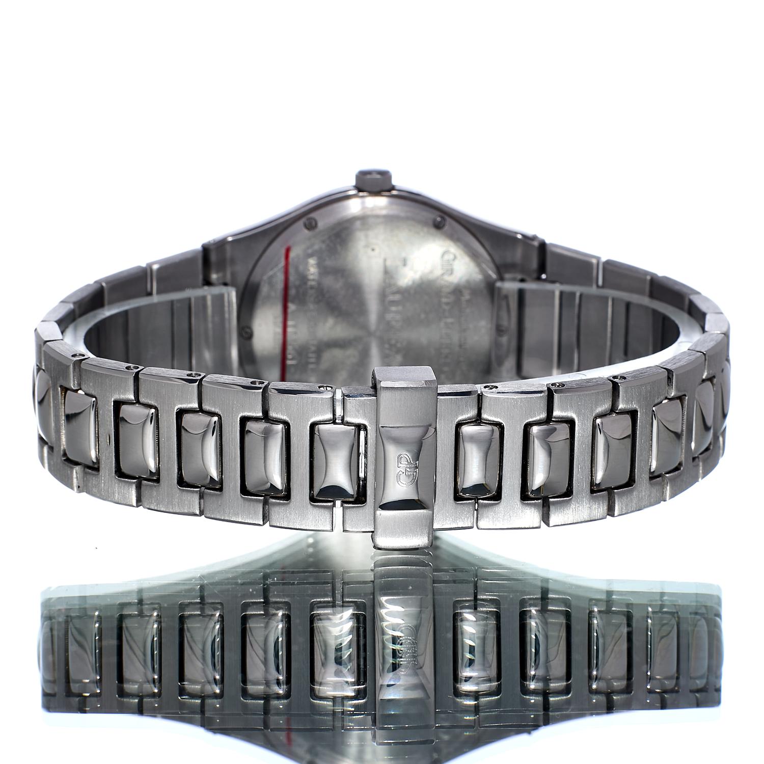 Girard Perregaux Laureato 8010 Thumbnail 3