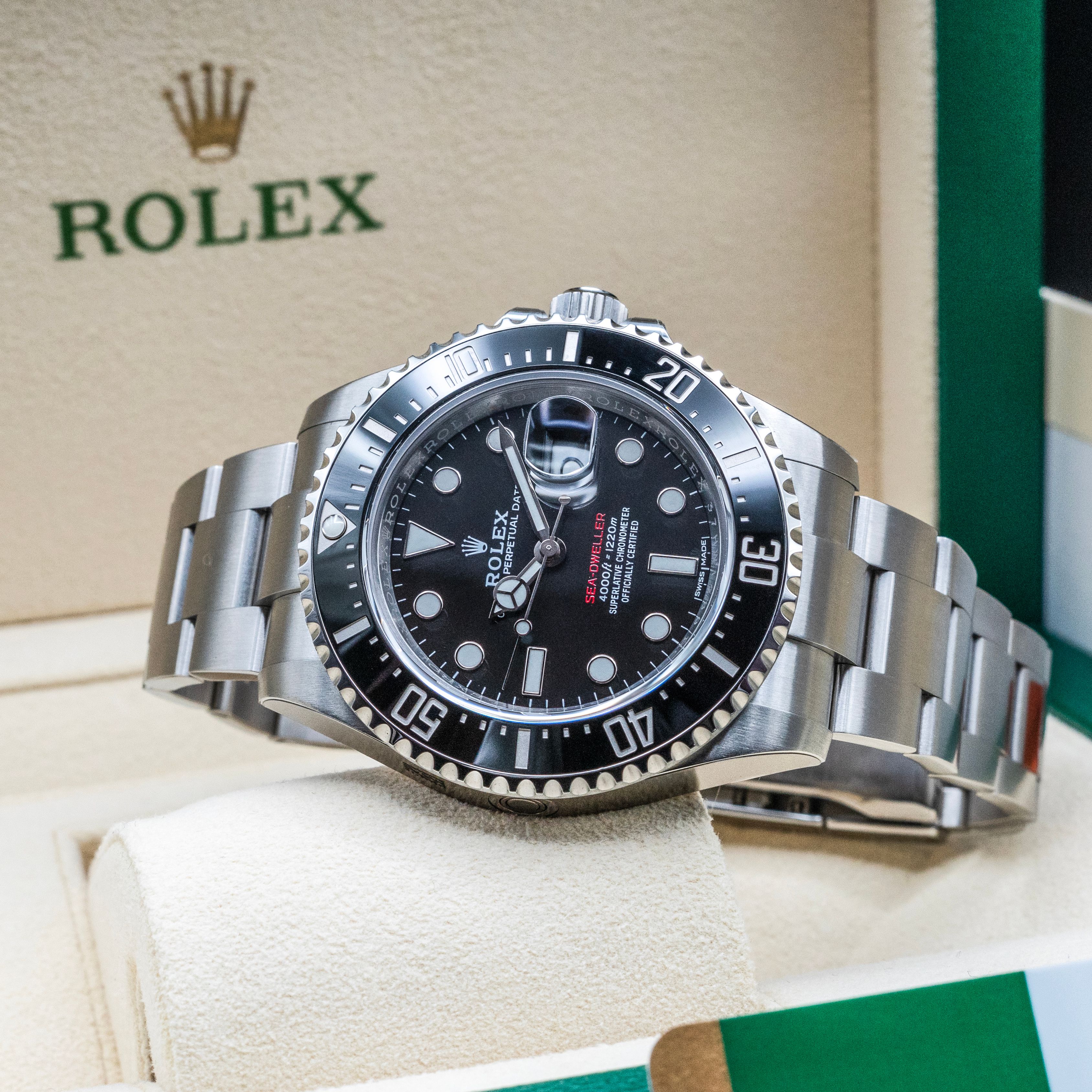 Rolex Sea-Dweller 126600 Thumbnail 2