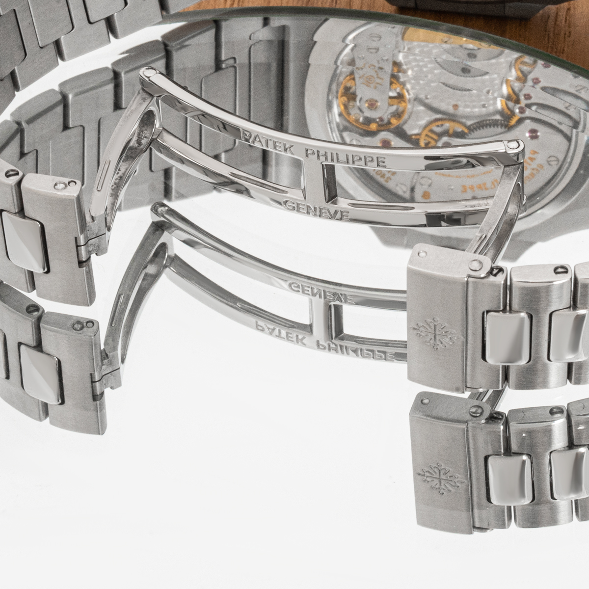 Patek Philippe Nautilus 3712/1A-001 Thumbnail 3